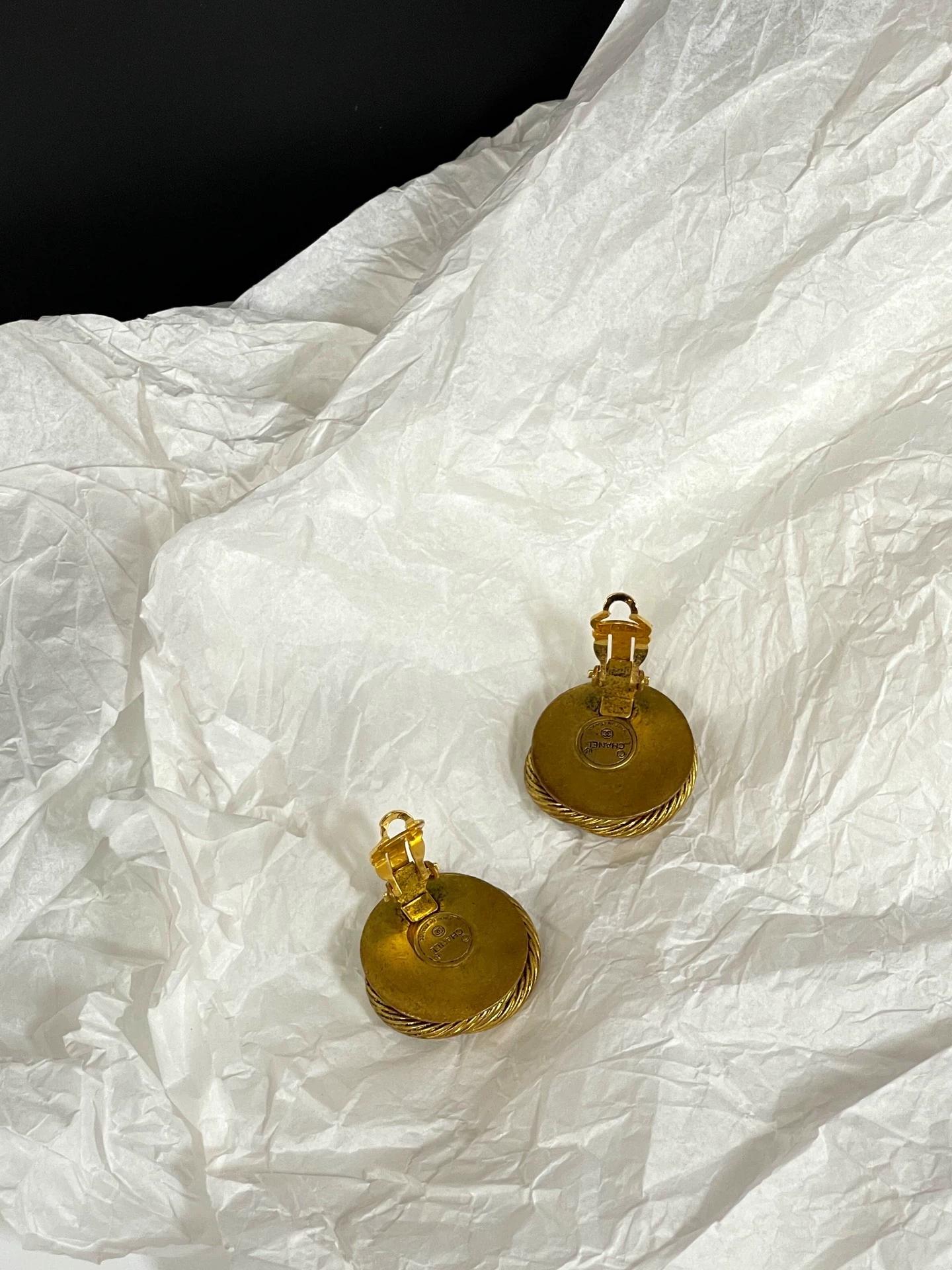 220824-14 Auth CHANEL Vintage Bird's Nest Pearl gold tone Earrings