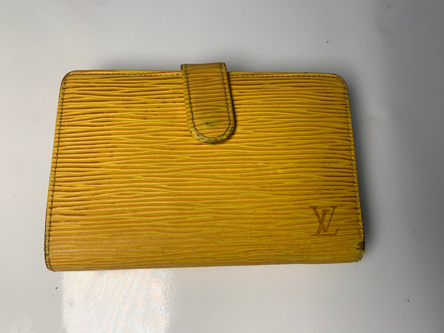 Rare Women Louis Vuitton EPI coins bag holder wallet LV - 040424