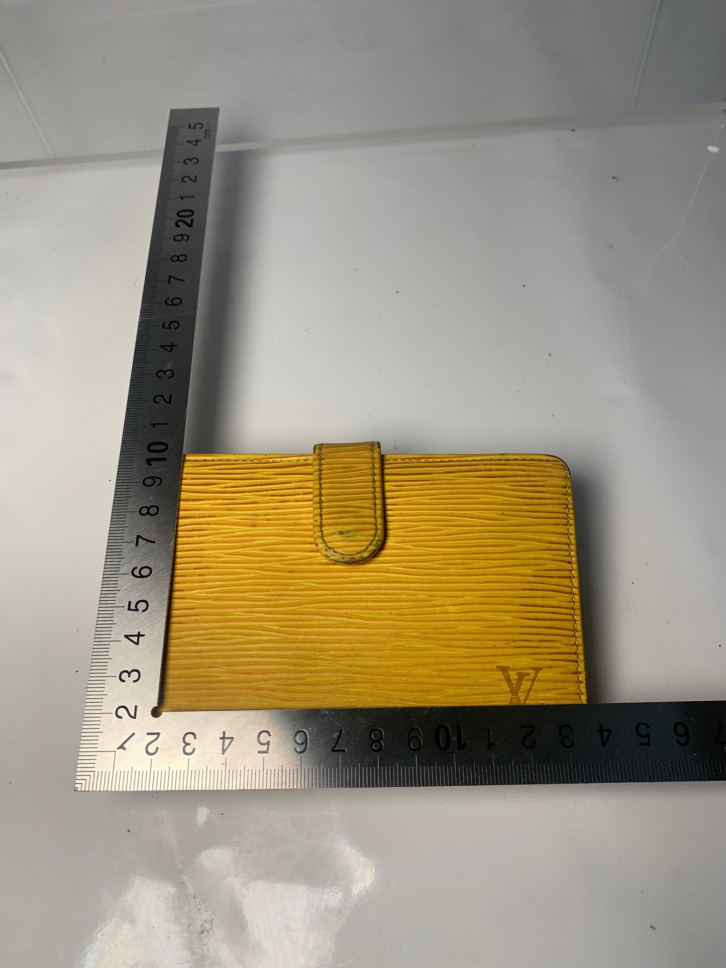 Rare Women Louis Vuitton EPI coins bag holder wallet LV - 040424