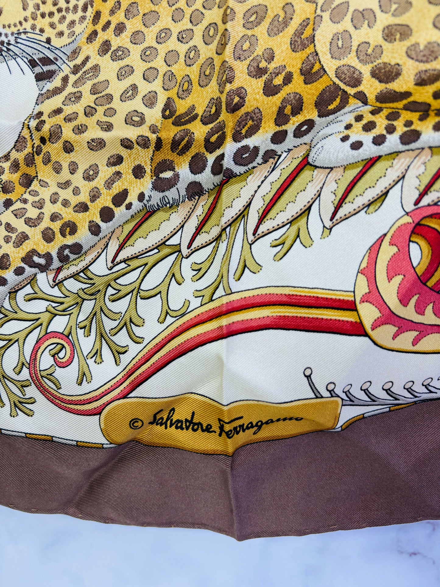 Auth Salvatore Ferragamo Scarf light brown 90 x 90cm - 070524