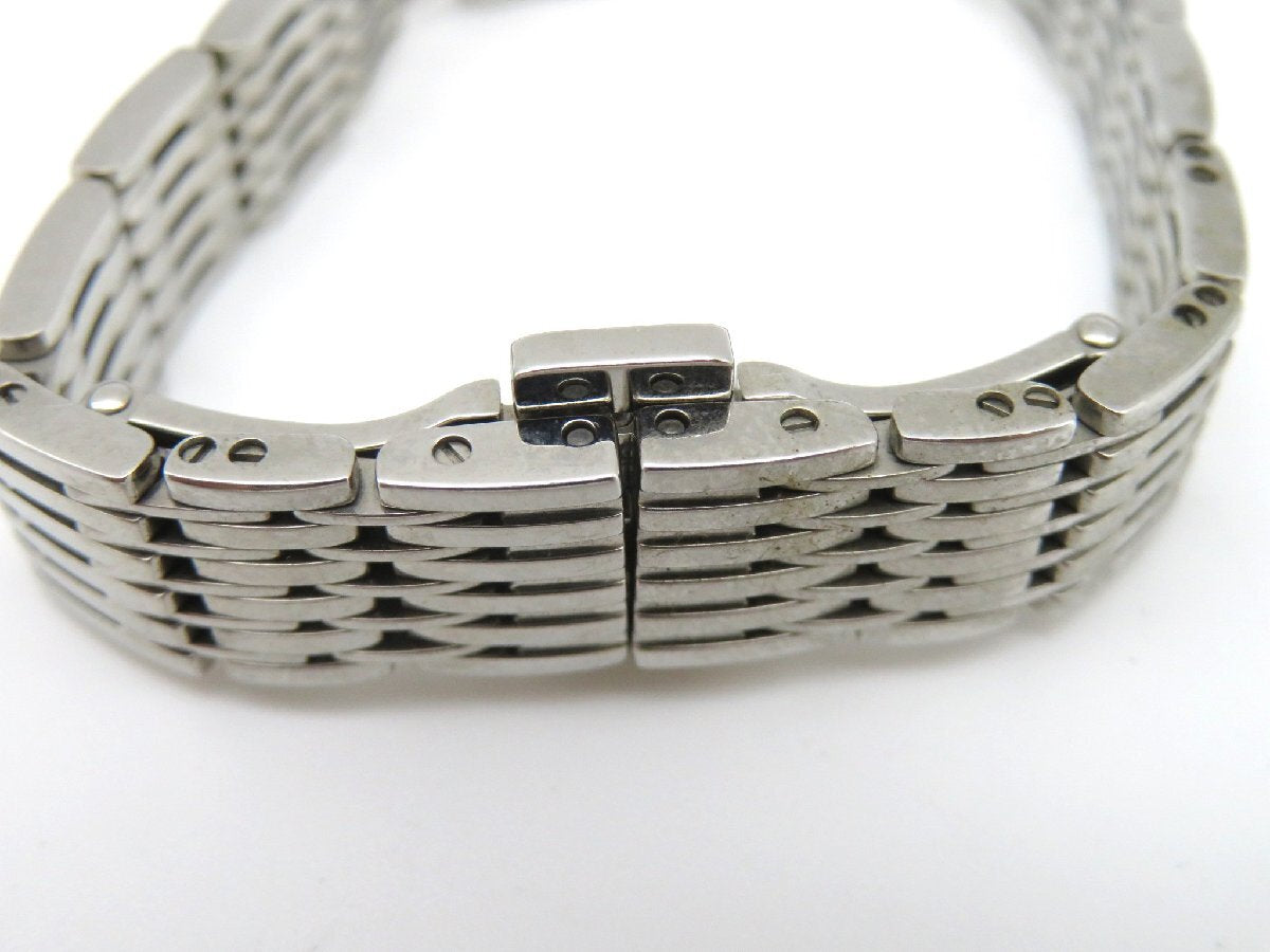 Rare Womenn Gucci silver tone watch - 060624