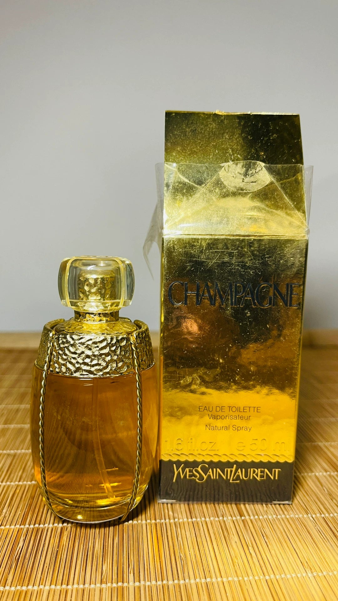 051025-92 Yves Saint Laurent Champagne Eau de Toilette EDT 50ml 1.7 oz