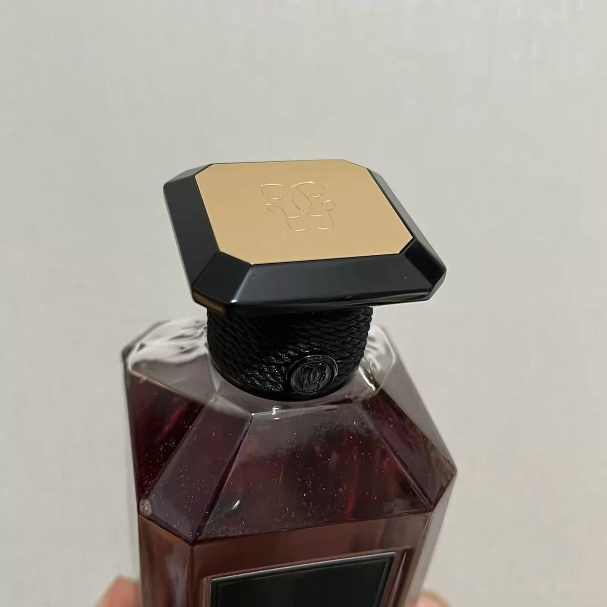 05826-604 Guerlain Ink Oud Parfum 200ml 6.8 oz