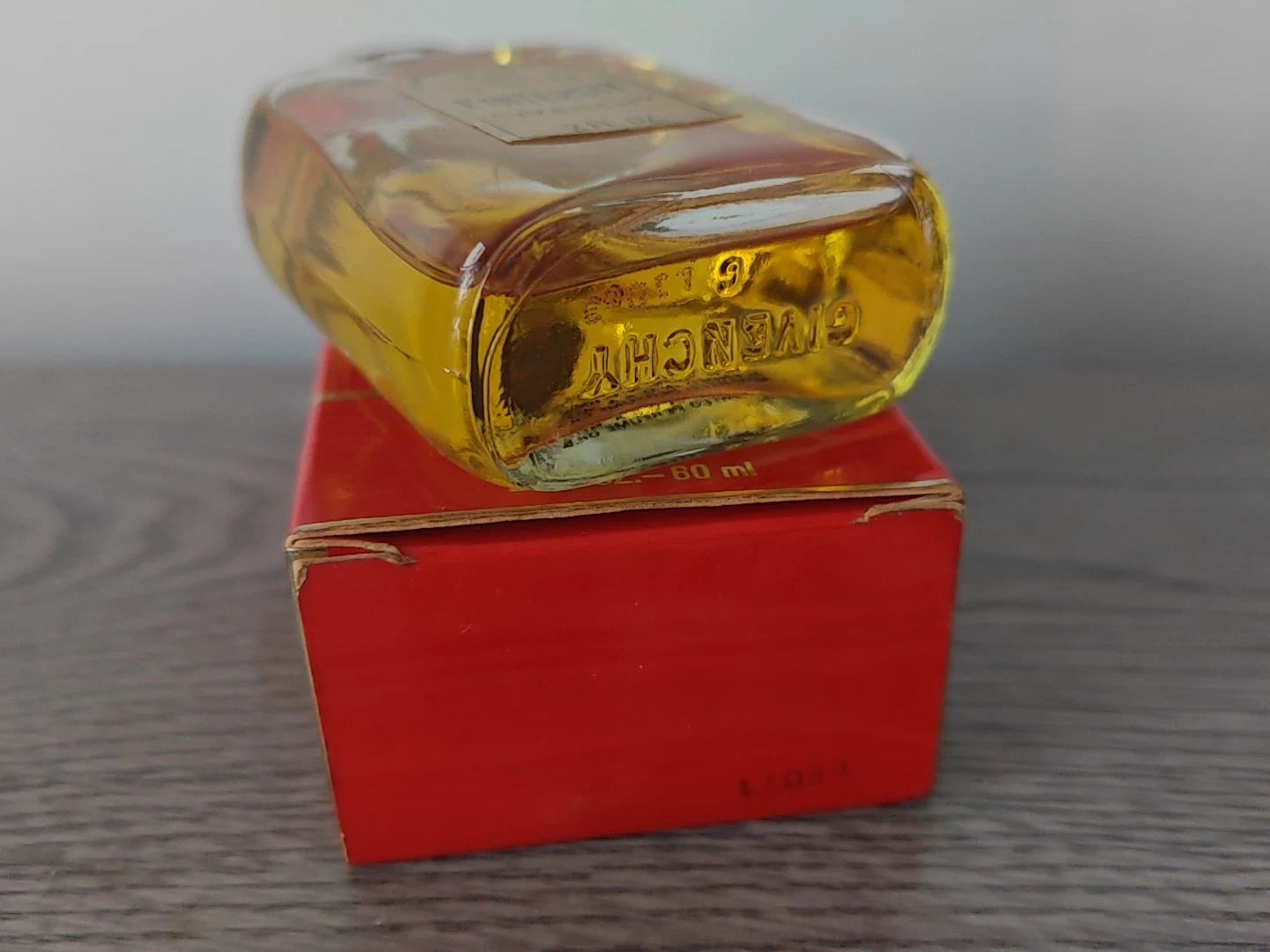 181025-39 Givenchy Eau de Toilette EDT 59ml 2.0oz