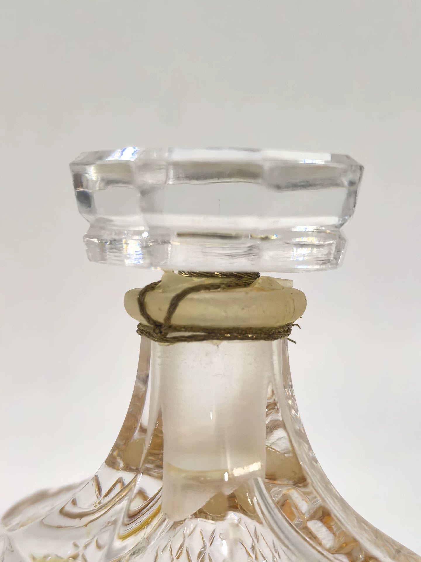 070325-36 Nina Ricci 15ml 1/2 oz Parfum Perfume