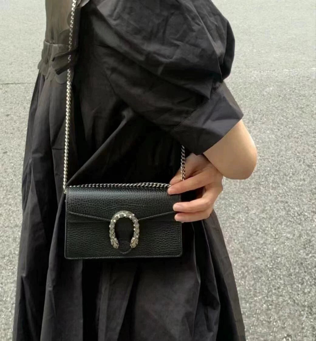 050125-6 Gucci mini shoulder chain bag