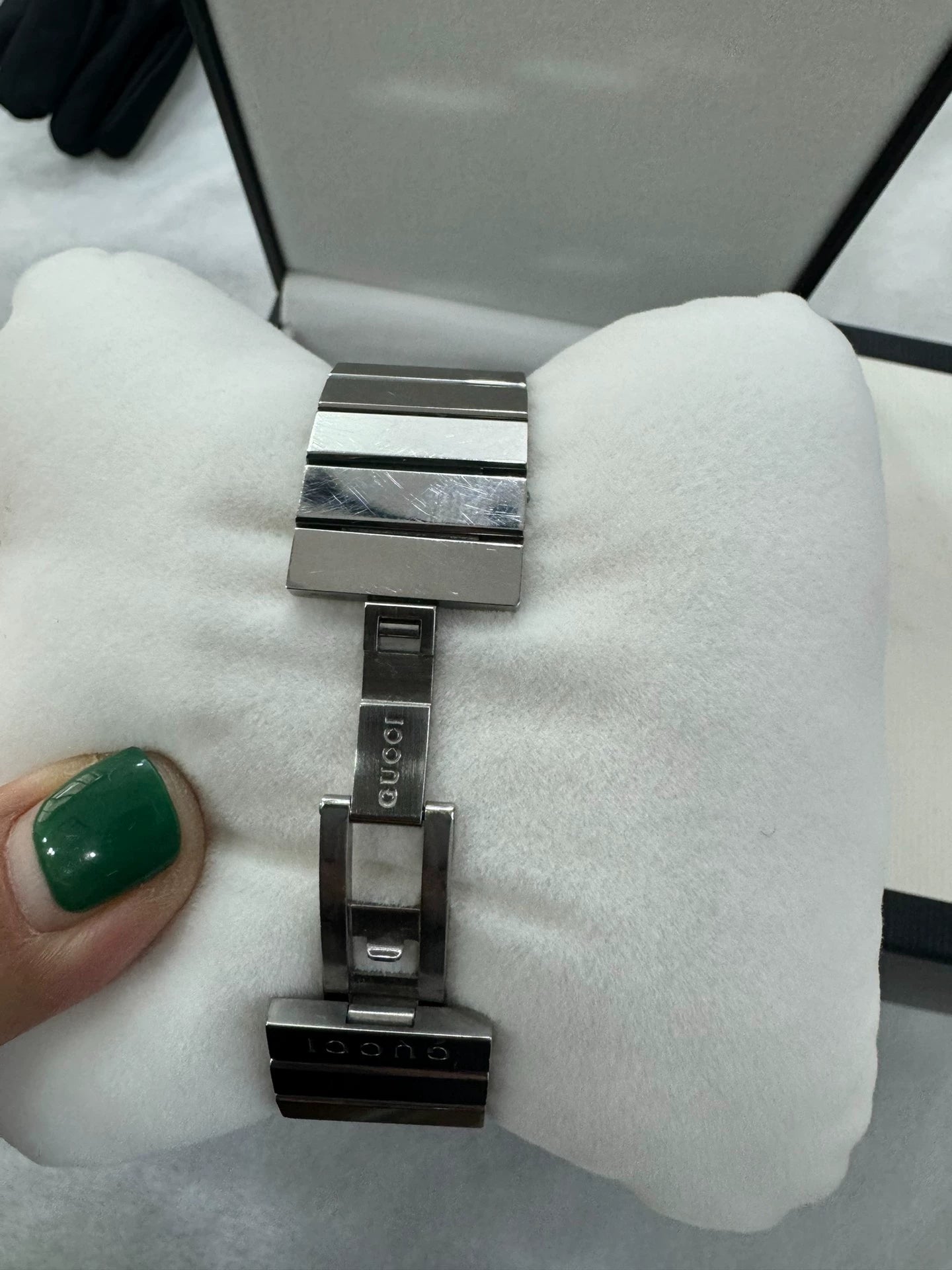 241224-4 Auth Gucci men's and women's watch