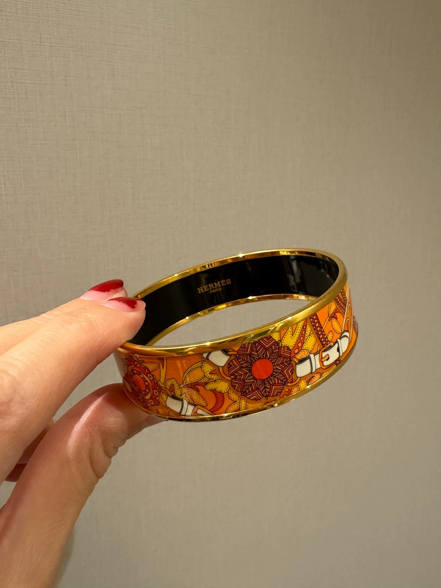 281024-29 Auth HERMES Bracelet Bangle Blanc Size GM
