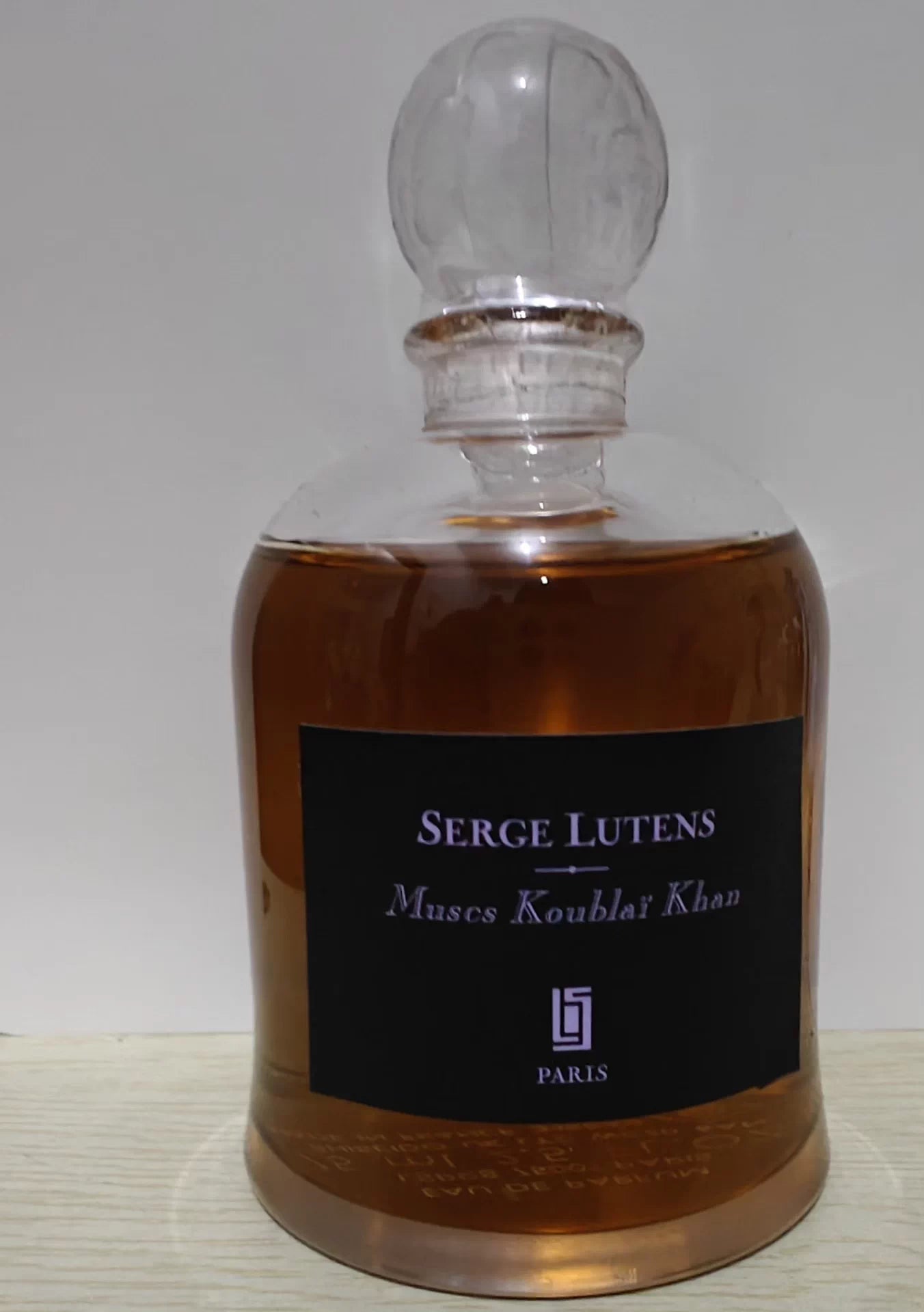 181025-60 Serge Lutens Eau de Parfum EDP 75ml 2.5oz