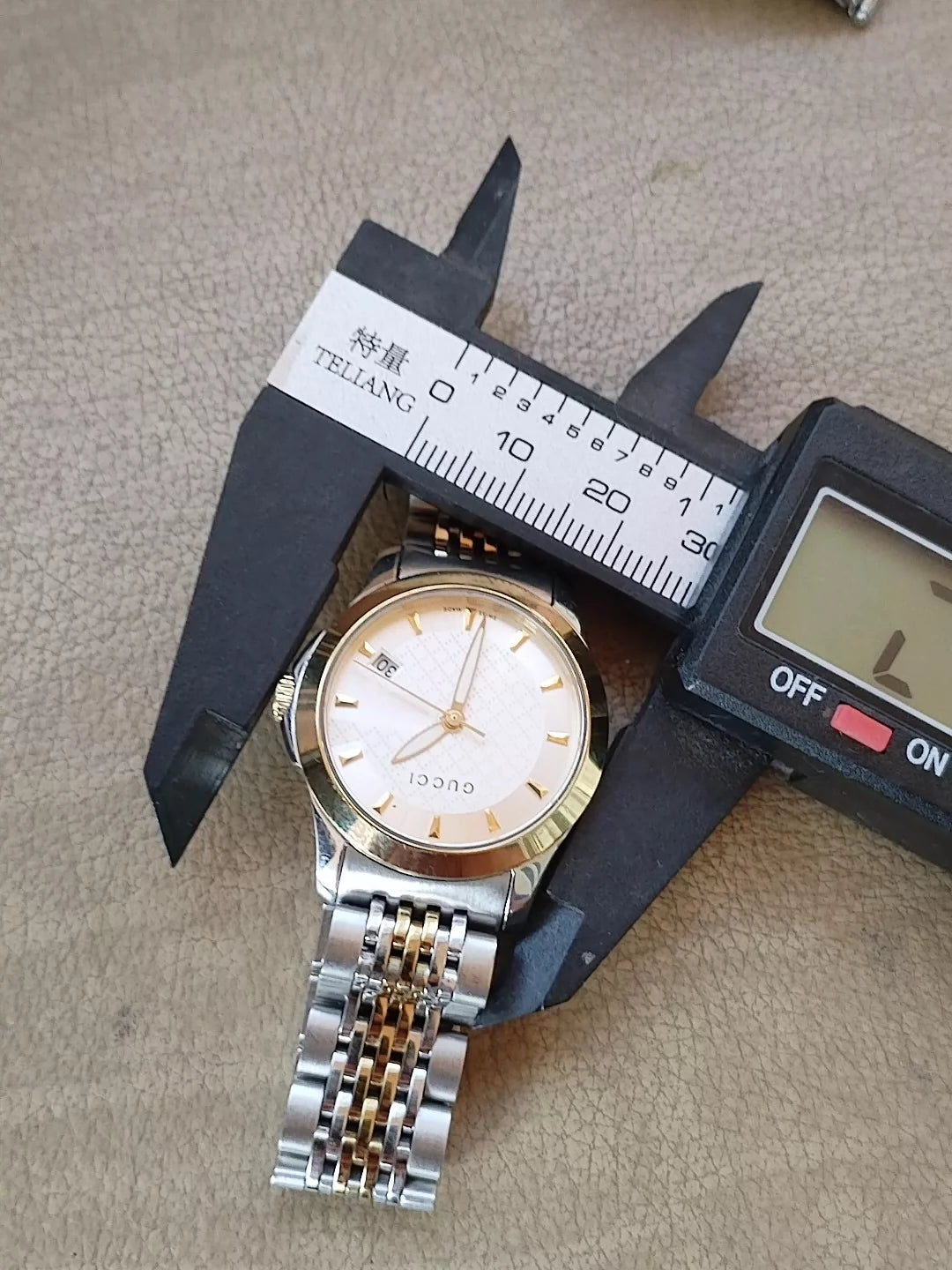 291024-72 authentic Gucci quartz watch women