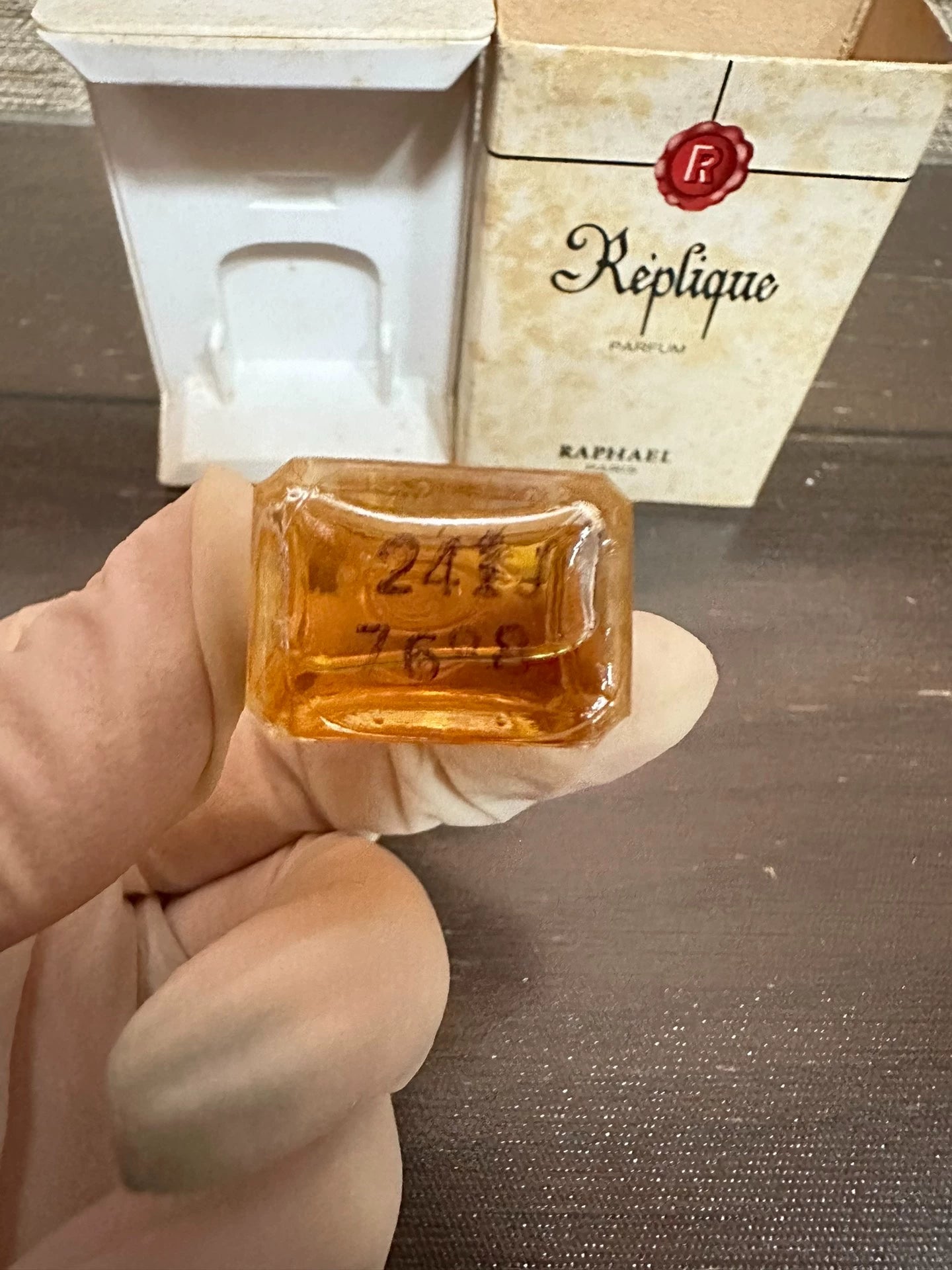 220325-49 Raffle Replique 4ml Parfum