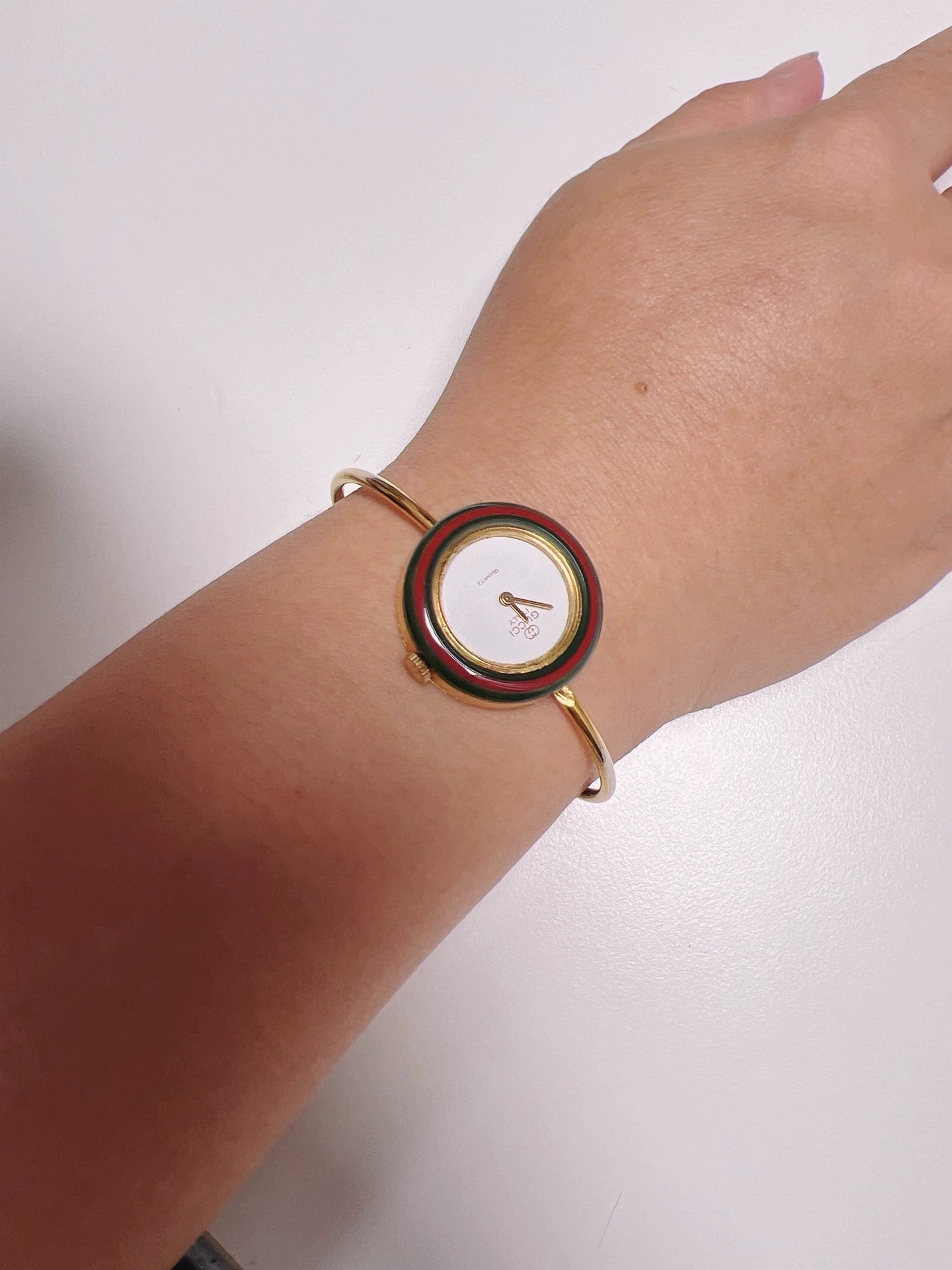 140825-22 Auth Gucci Change Bezel Colors Gold Dial Watch