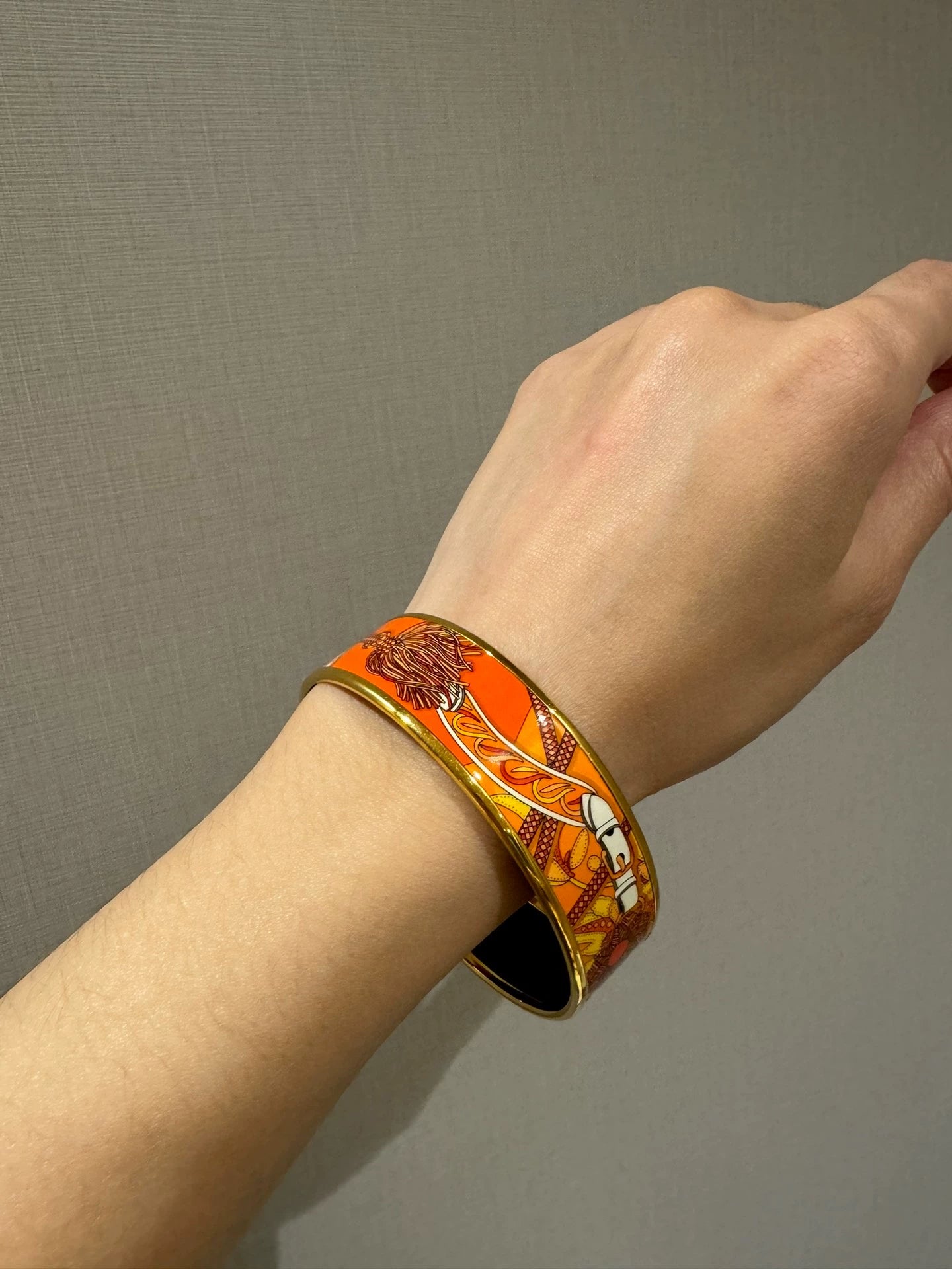 281024-29 Auth HERMES Bracelet Bangle Blanc Size GM