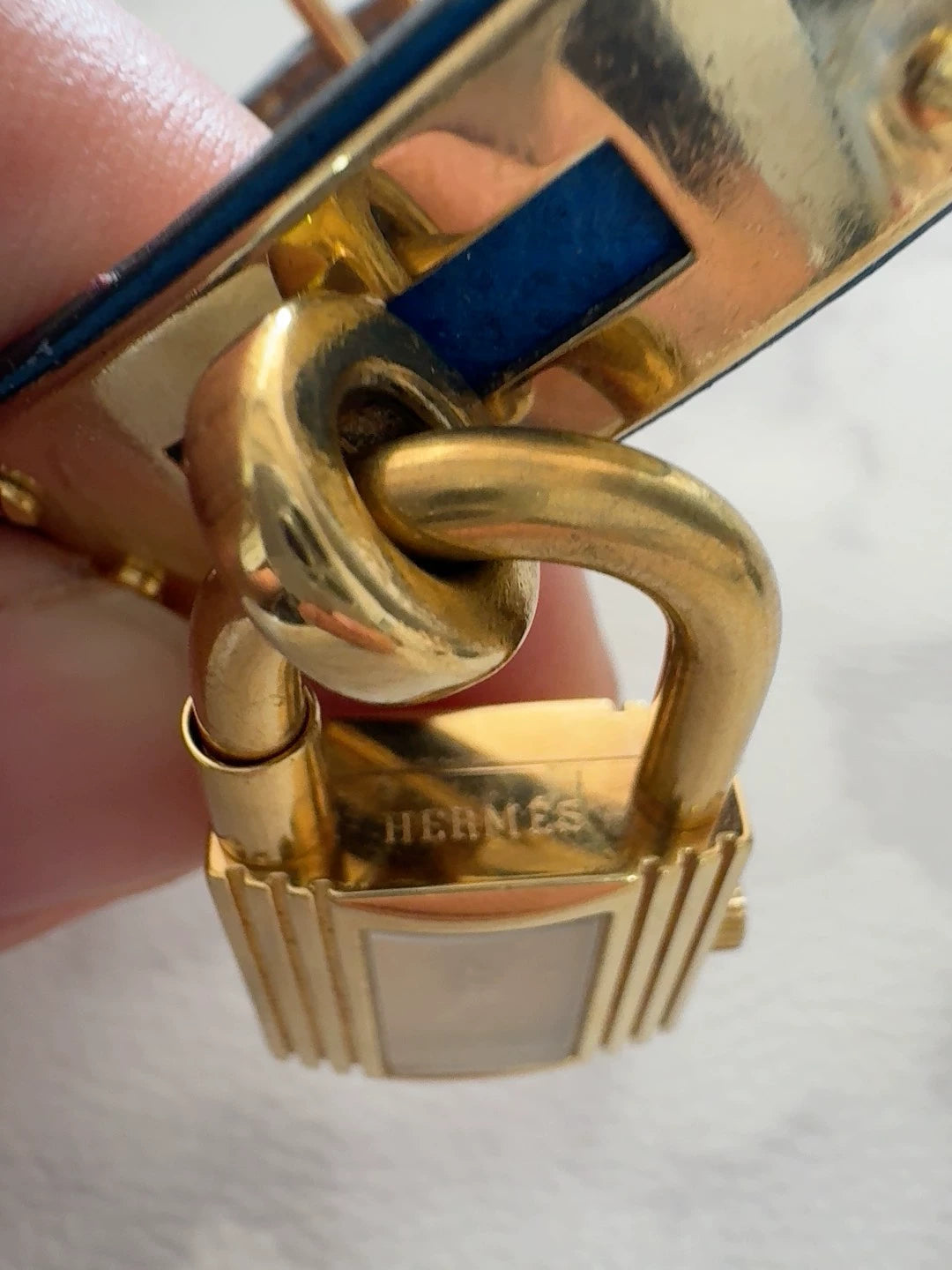 291024-28 Auth HERMES Kelly watch Plated Quartz Ladies watches