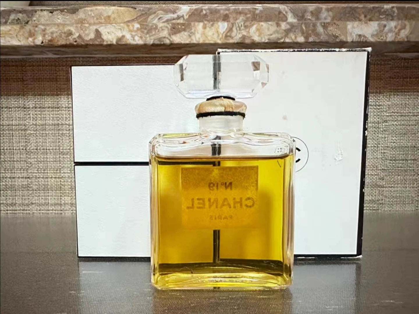 151025-62 Chanel No 19 EXTRAIT Parfum 28 ml 1 oz