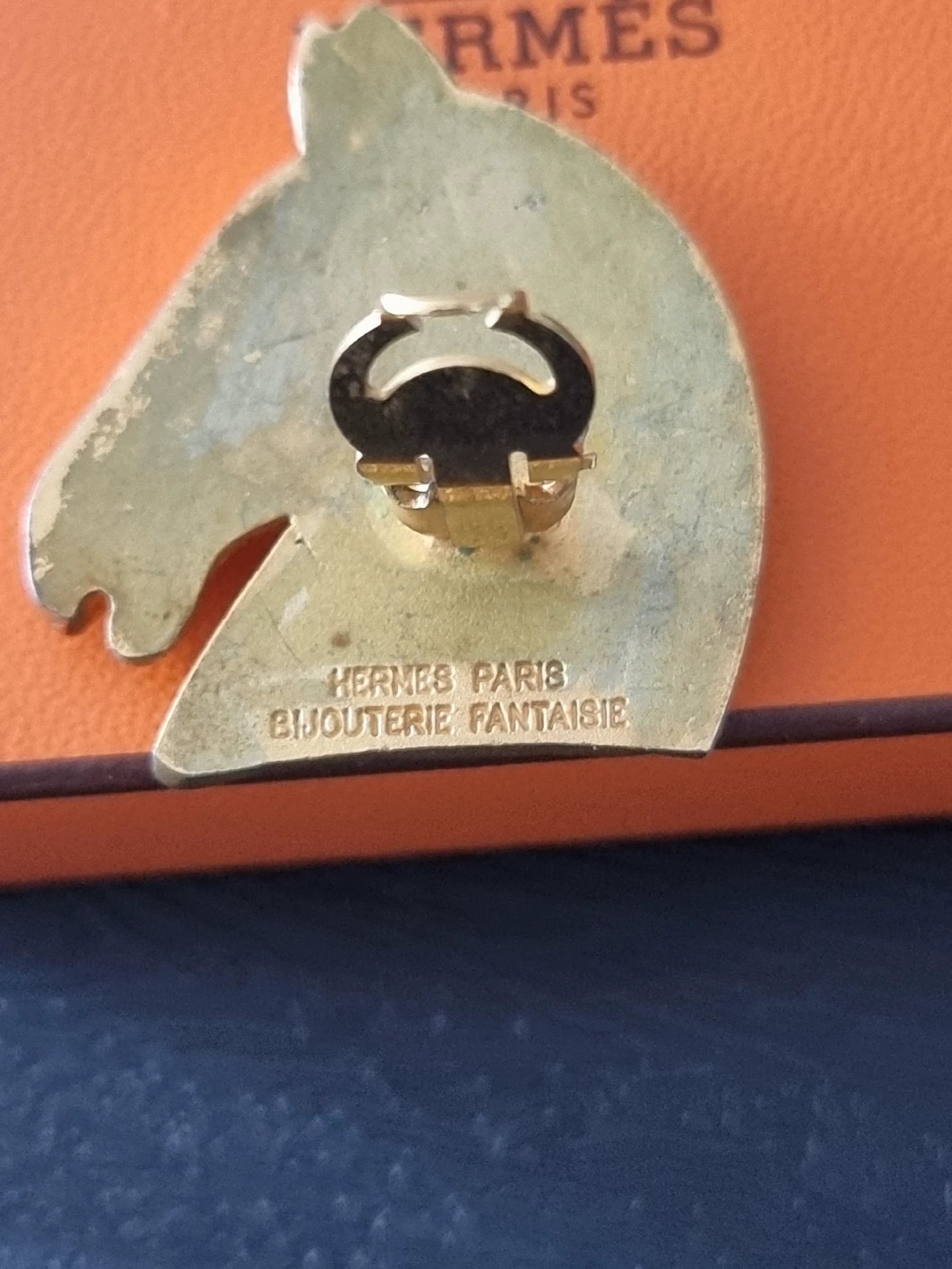 241025-73 Hermes earring only one clip piece