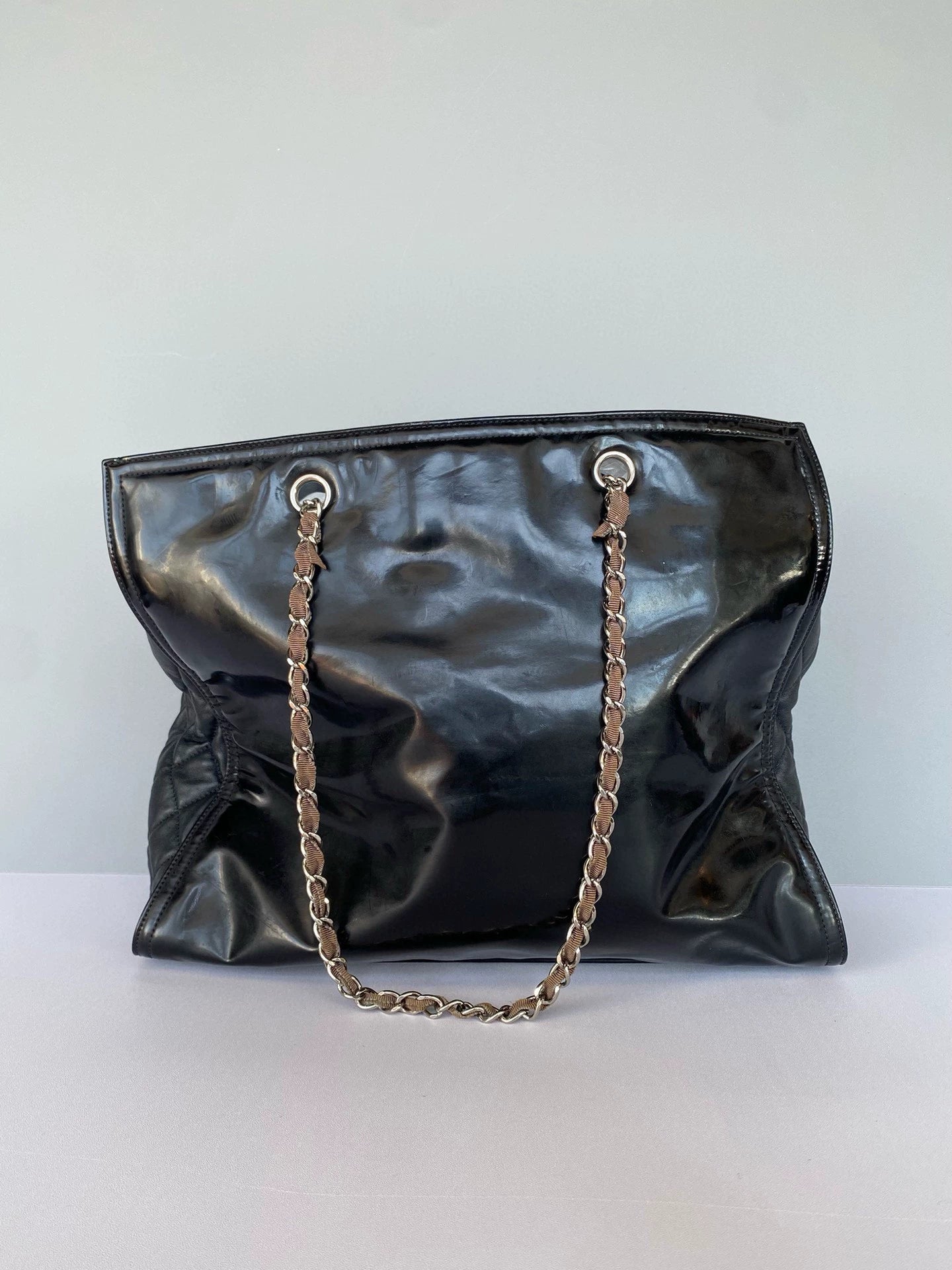 221124-61 CHANEL Big logo double C patent leather shoulder bag
