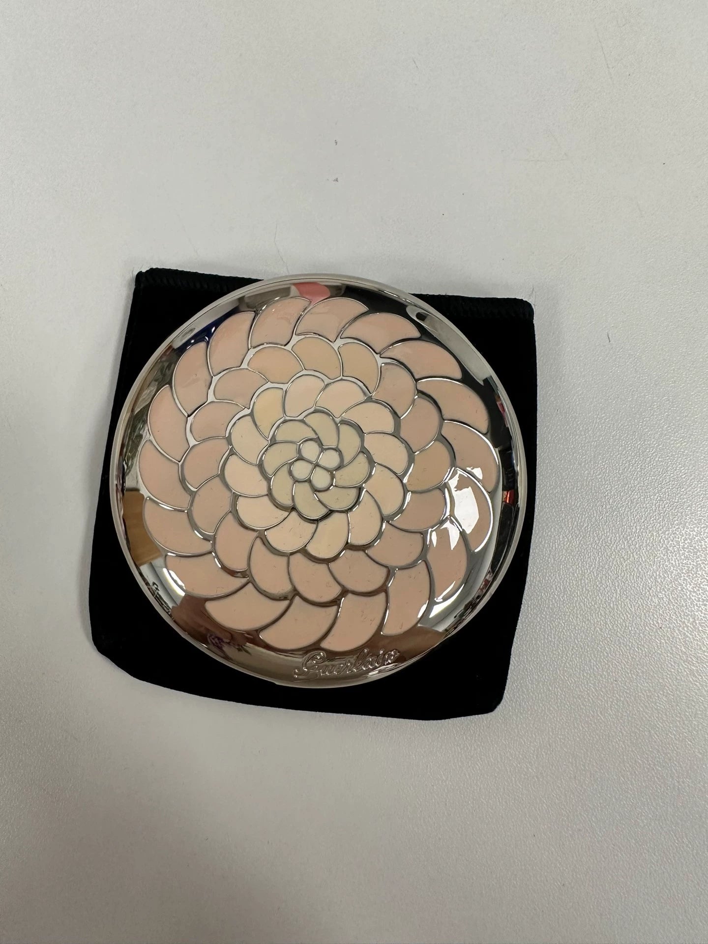 251025-91 Guerlain Meteorites Voyage 8 g