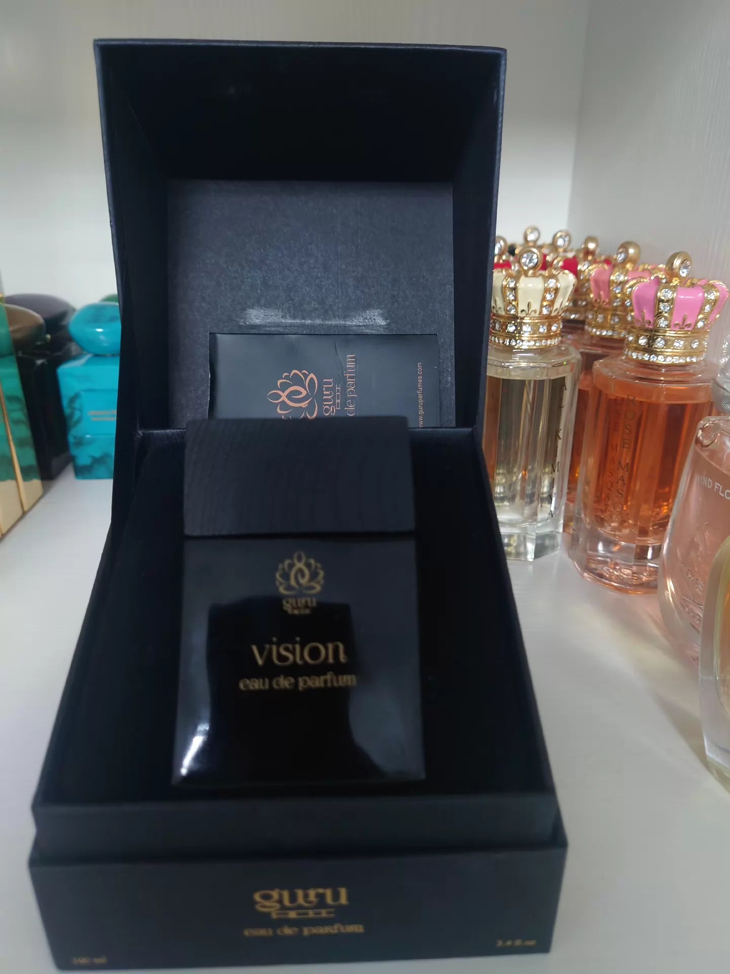 110826-177 Guru vision illusion Perfume
