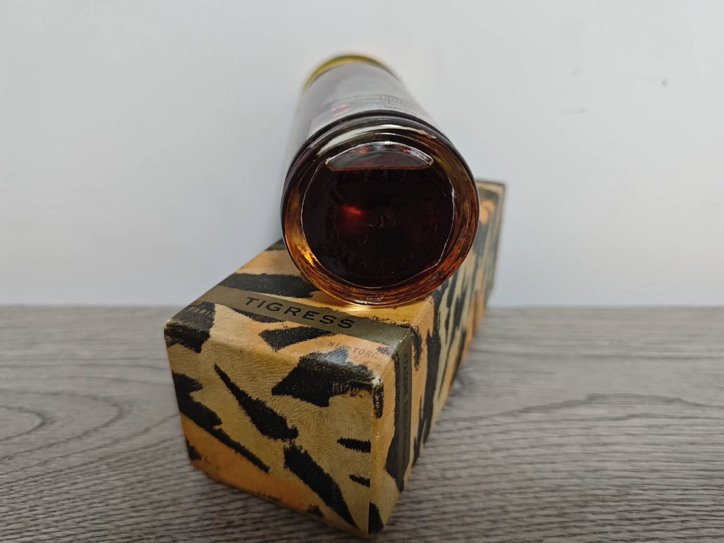 100226-39 Faberge Tigres 110ml colognne