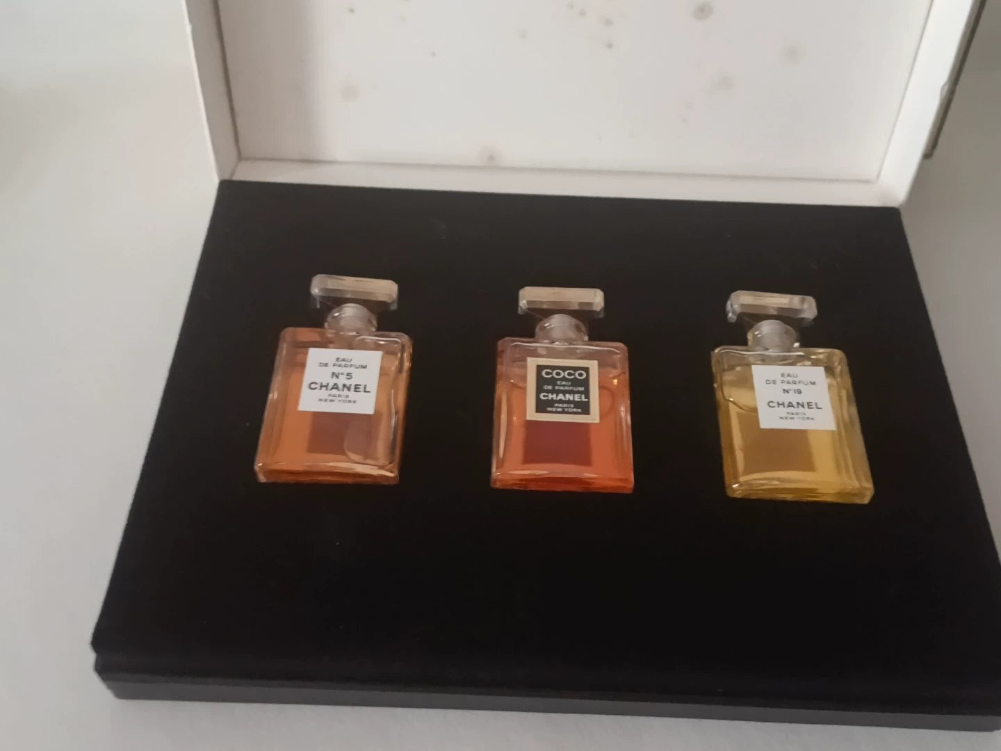 151025-52 Chanel No 5 Eau de Parfum EDP 3 x 8ml 0.3oz
