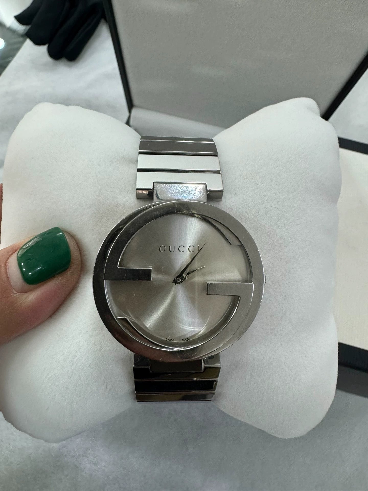 241224-4 Auth Gucci men's and women's watch
