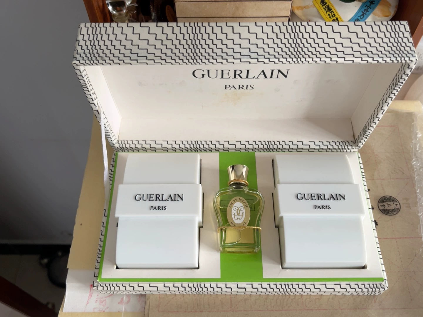 151025-71 Guerlain Soap set Savon x 2