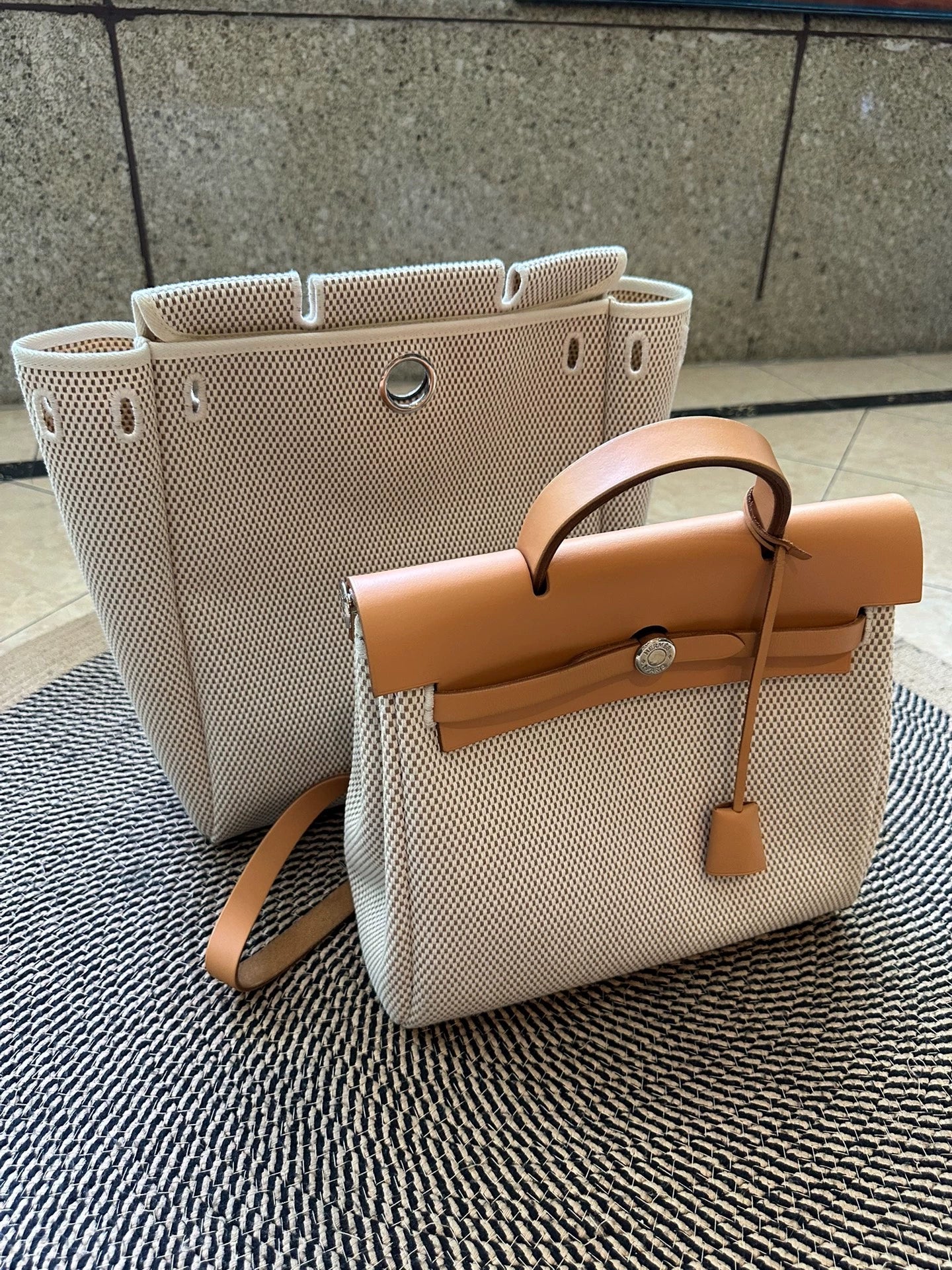 Jun25-bag-45 Auth Hermes Herbag PM 31 canvas Tote handbag shoulder bag