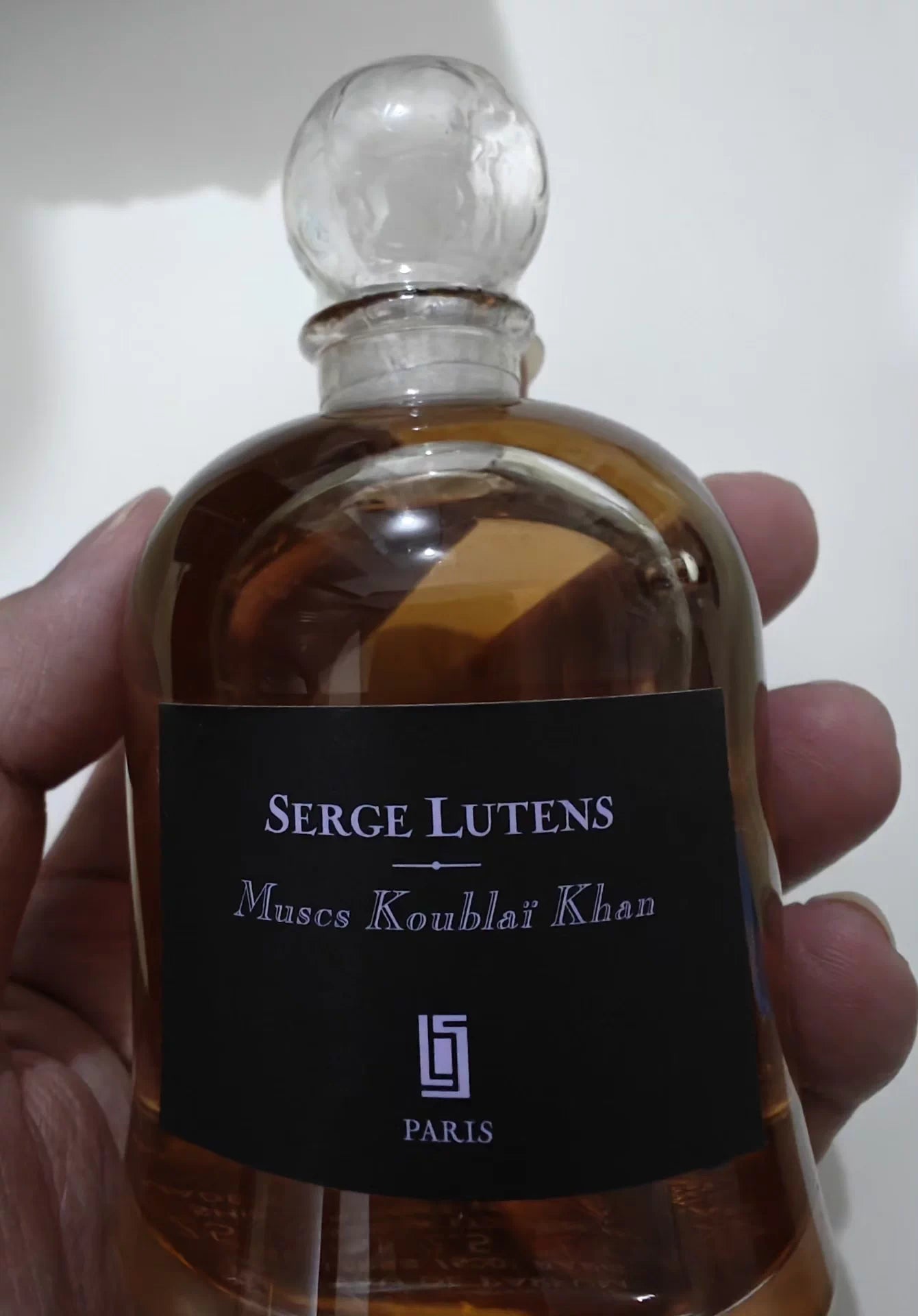 181025-60 Serge Lutens Eau de Parfum EDP 75ml 2.5oz