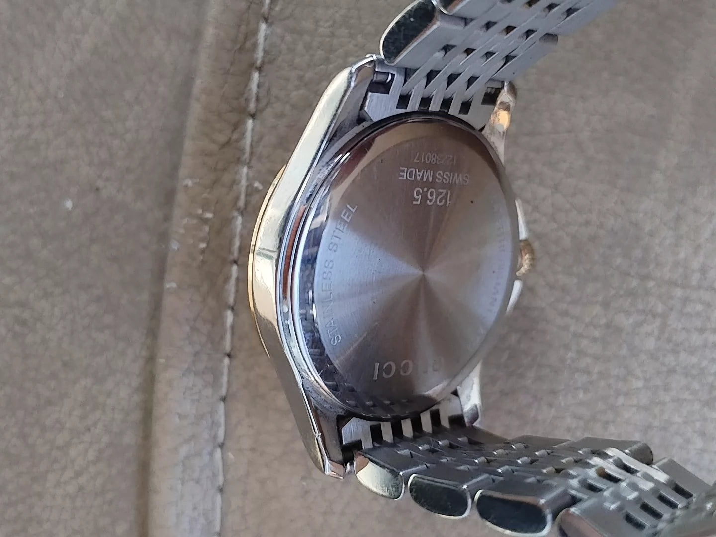 291024-72 authentic Gucci quartz watch women
