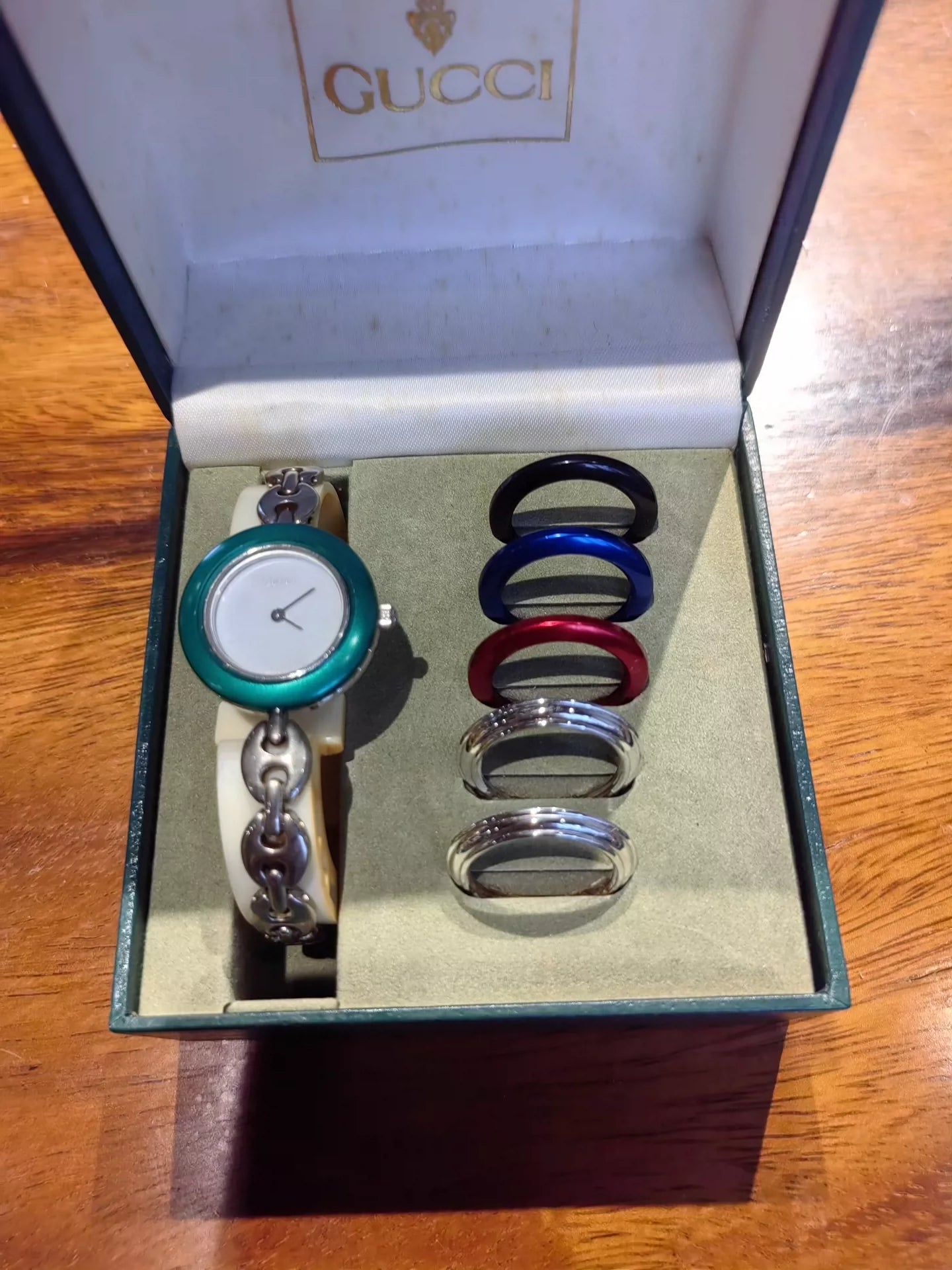 310725-38 Auth Gucci Change Bezel Colors Gold Dial Watch