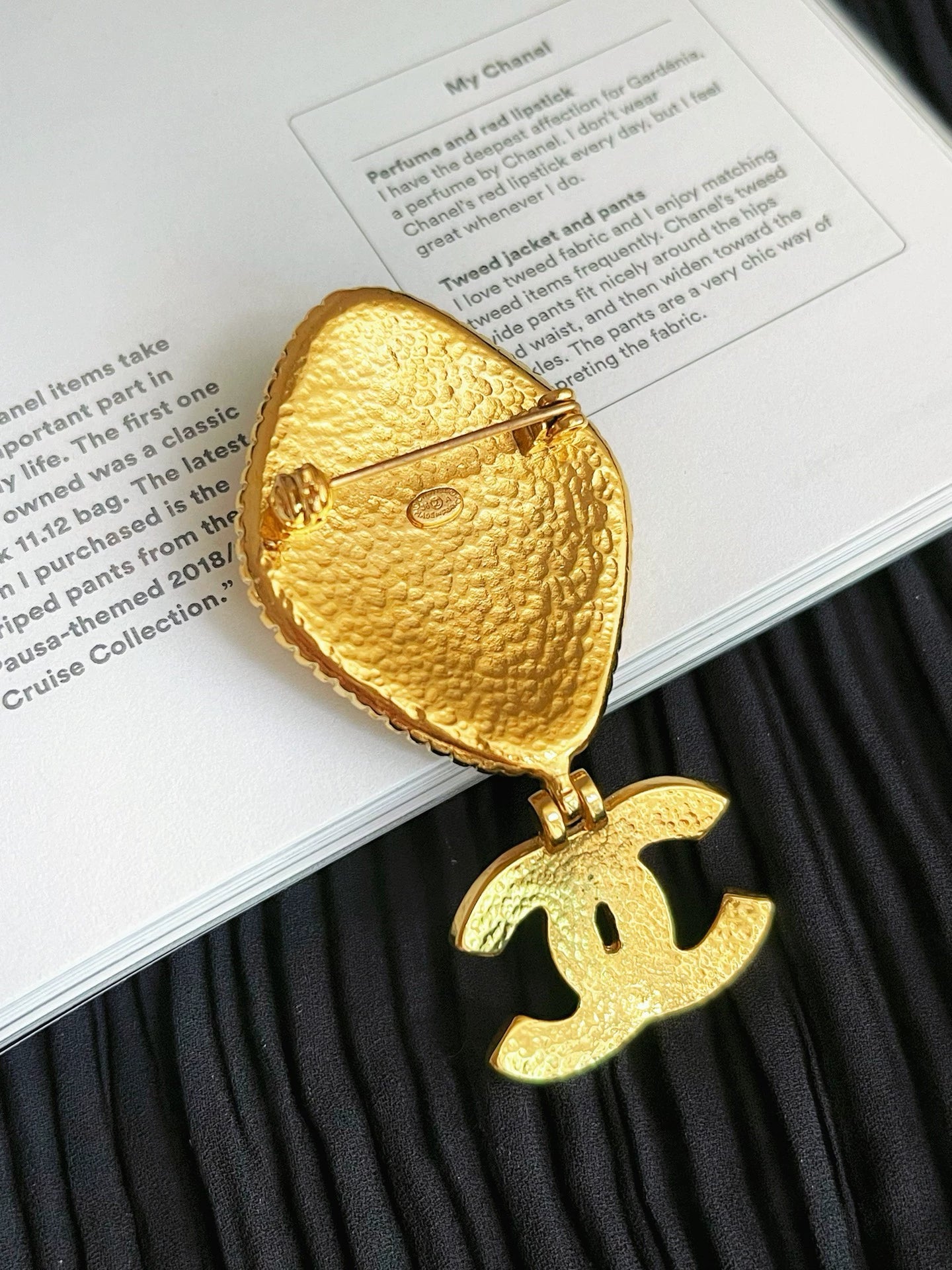 100625-42 Chanel CC gold tone earrings