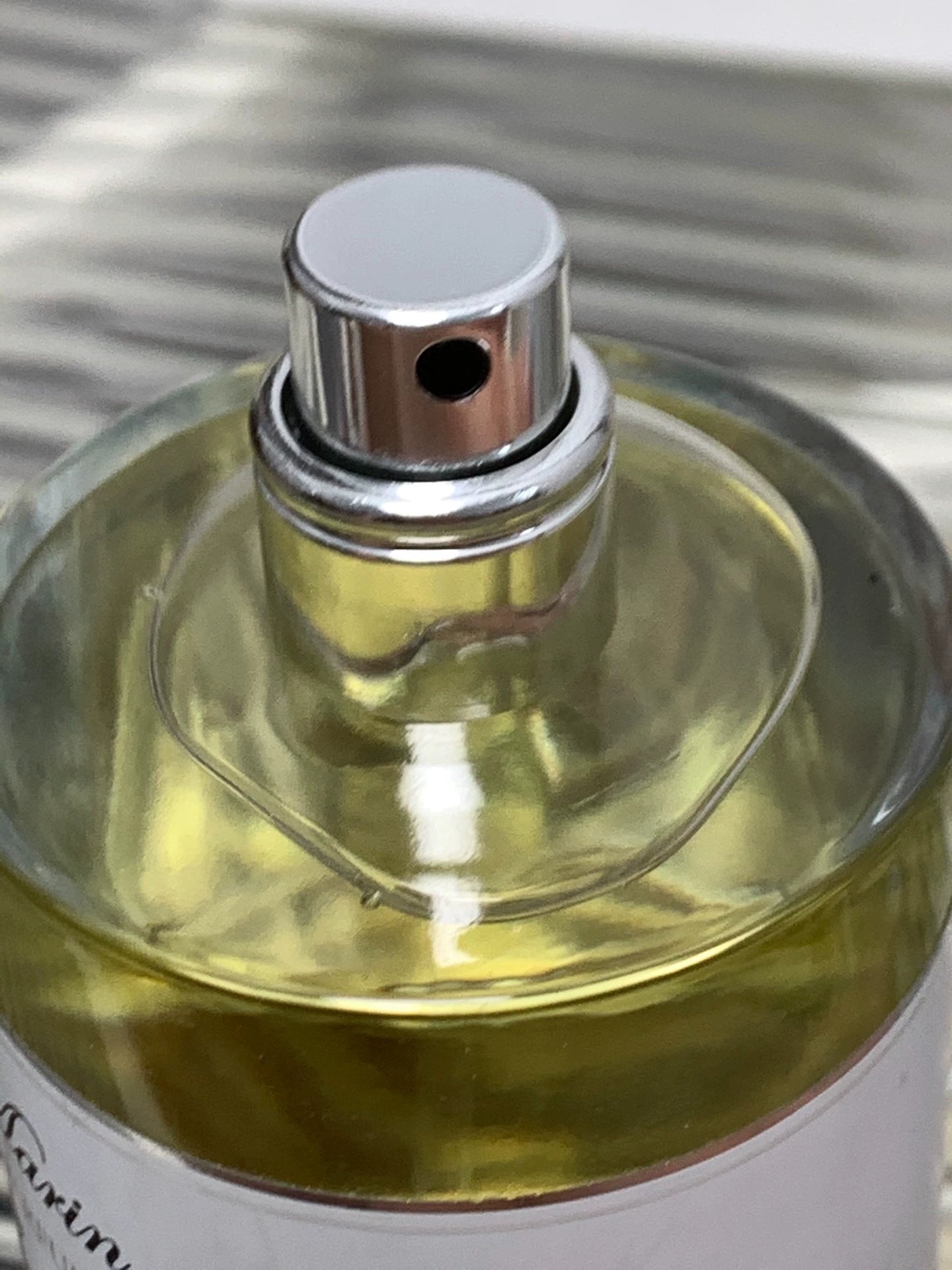 280726-7 There is box 100ml 3.4 oz