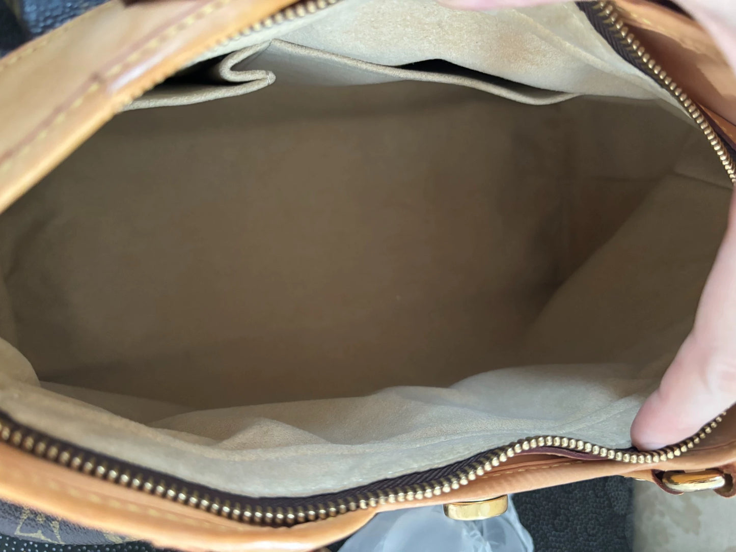 050125-3 Louis Vuitton LV handbag tote bag