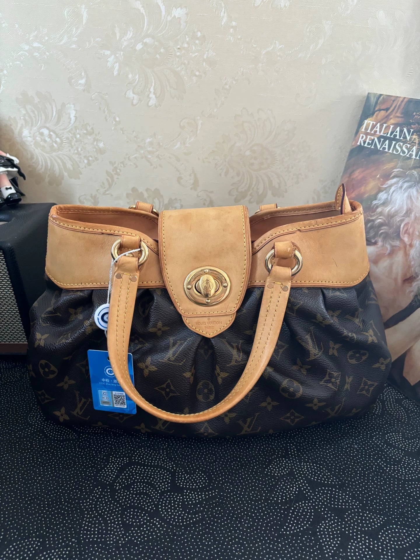 050125-3 Louis Vuitton LV handbag tote bag