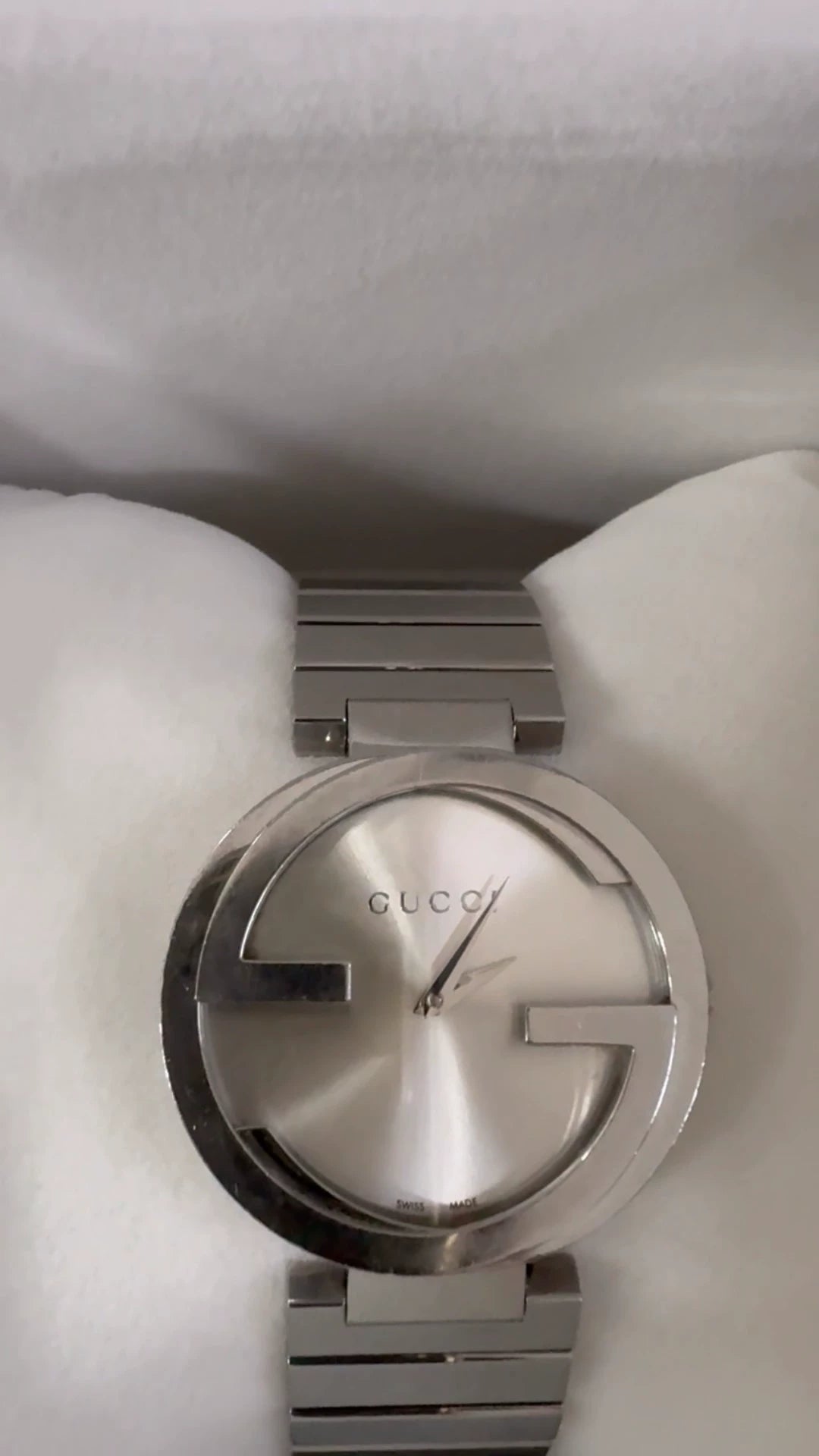 241224-4 Auth Gucci men's and women's watch