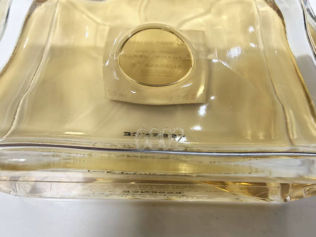 020926-290 Chanel Gabrielle nature