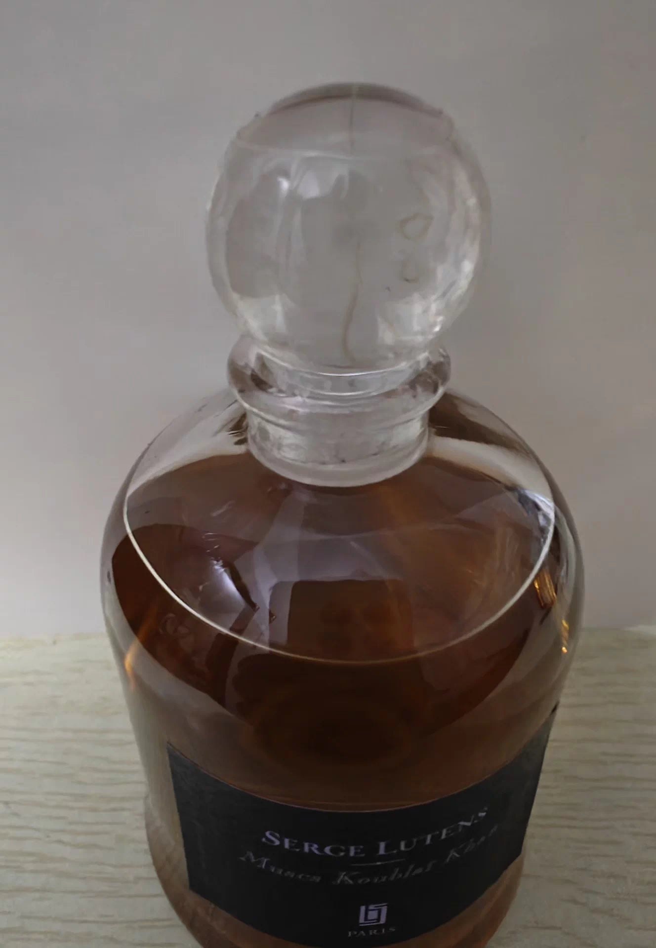 181025-60 Serge Lutens Eau de Parfum EDP 75ml 2.5oz