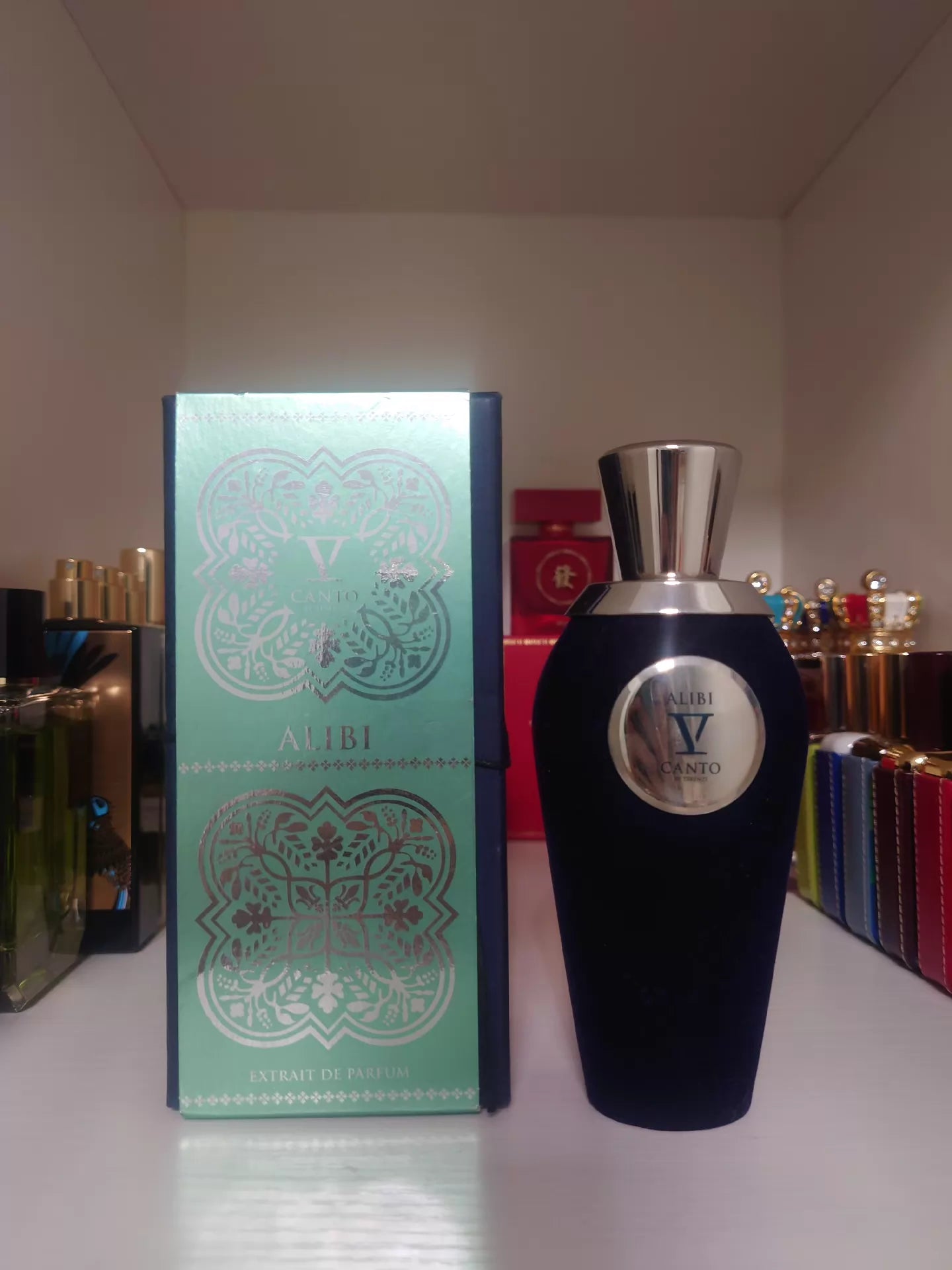110826-21 canto alibi Perfume