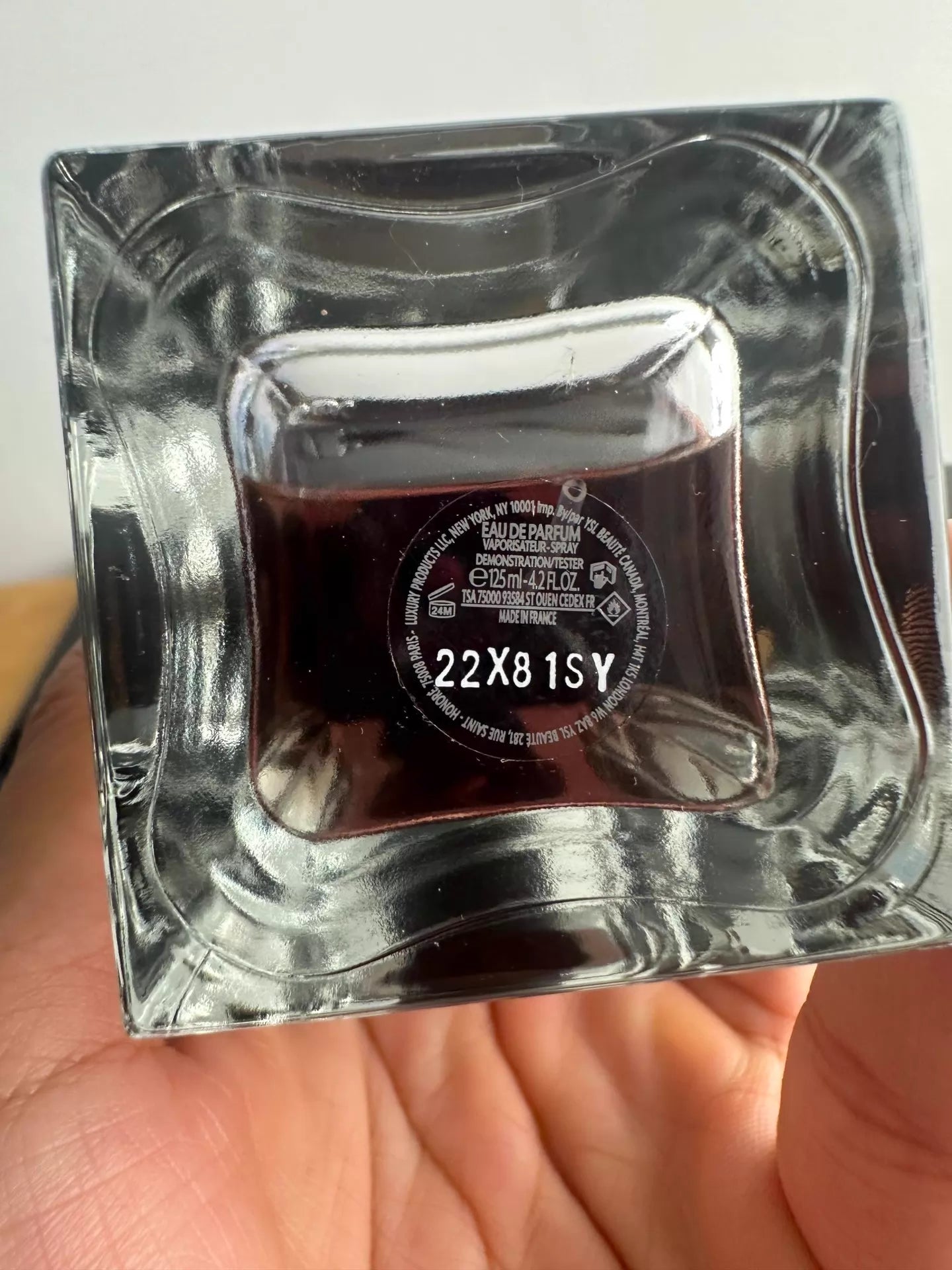 250626-37 YSL Ceremony Hat is Perfume 125ml 4.2 oz