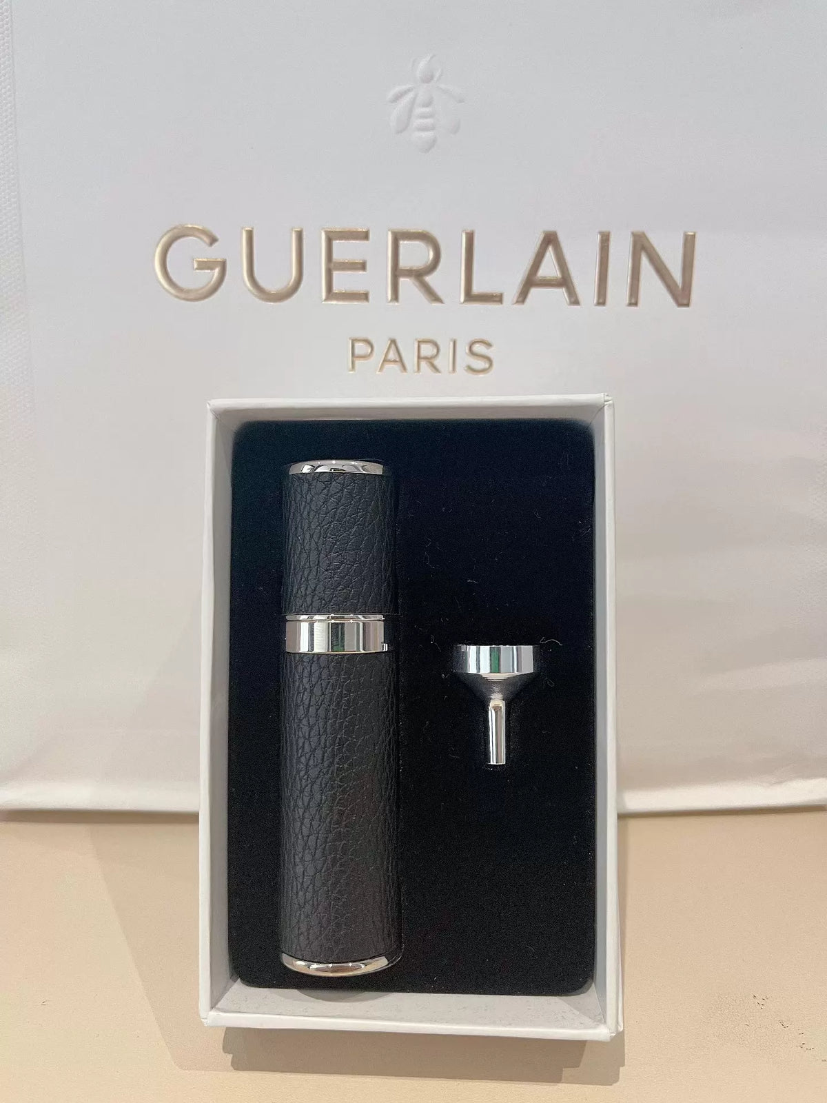 211026-6 Guerlain Art Salon Collection Bottle