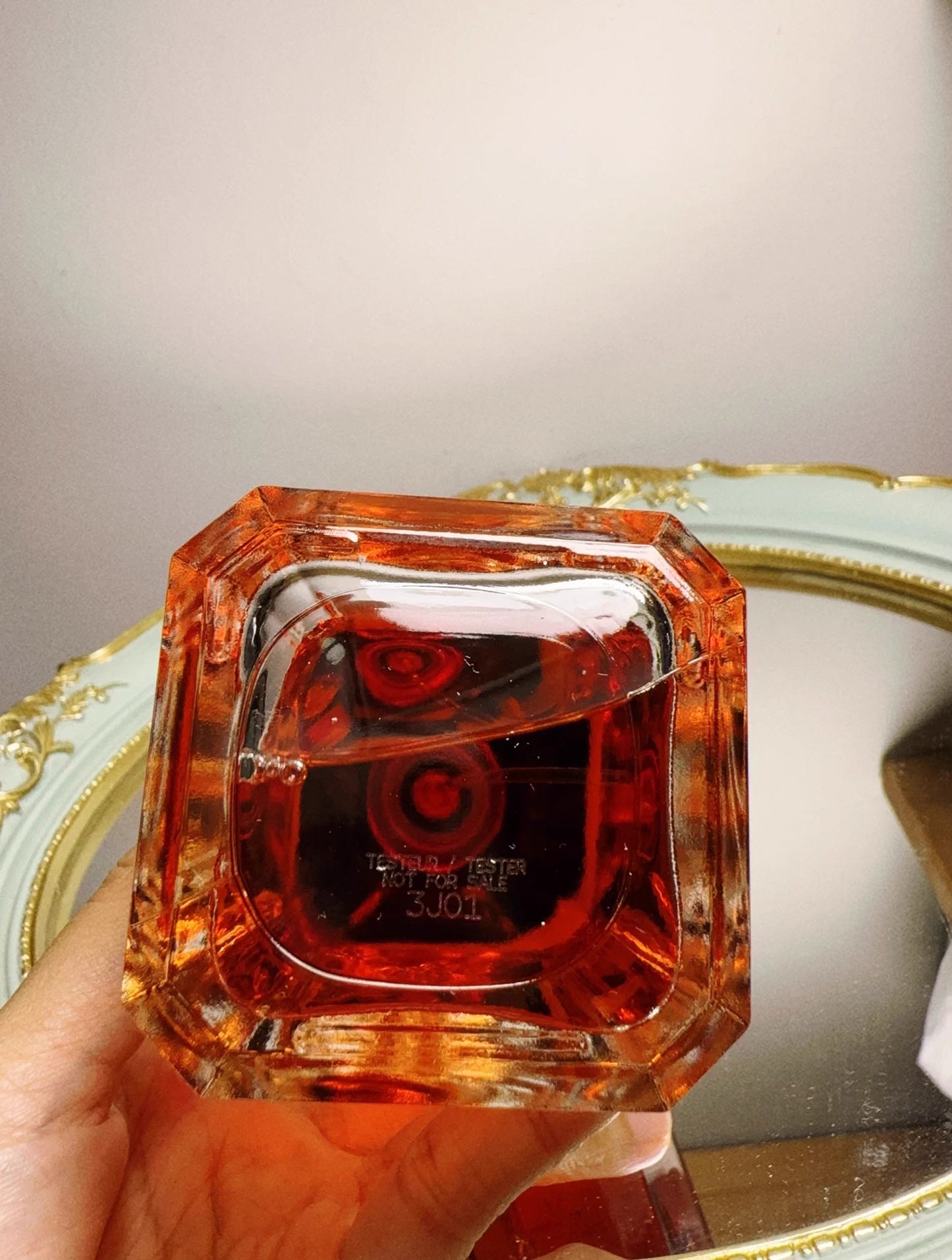 241025-12 Guerlain 200ml 6.8oz TOBACCO Honey