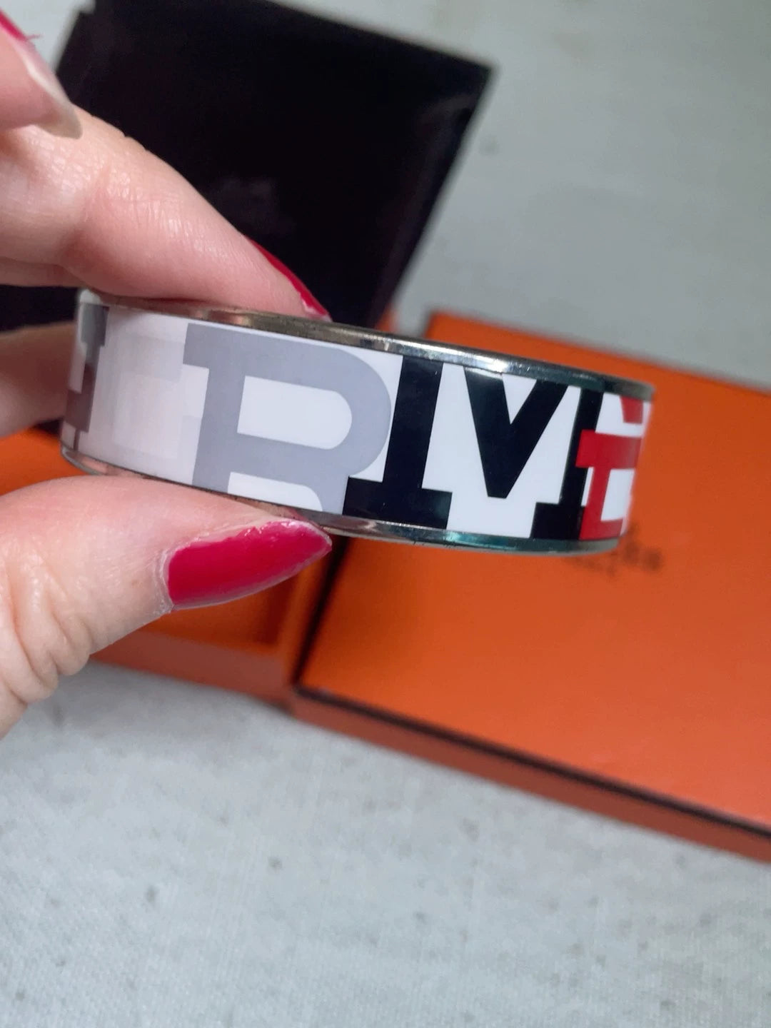 281024-27 Auth HERMES Bracelet Bangle Blanc Size GM