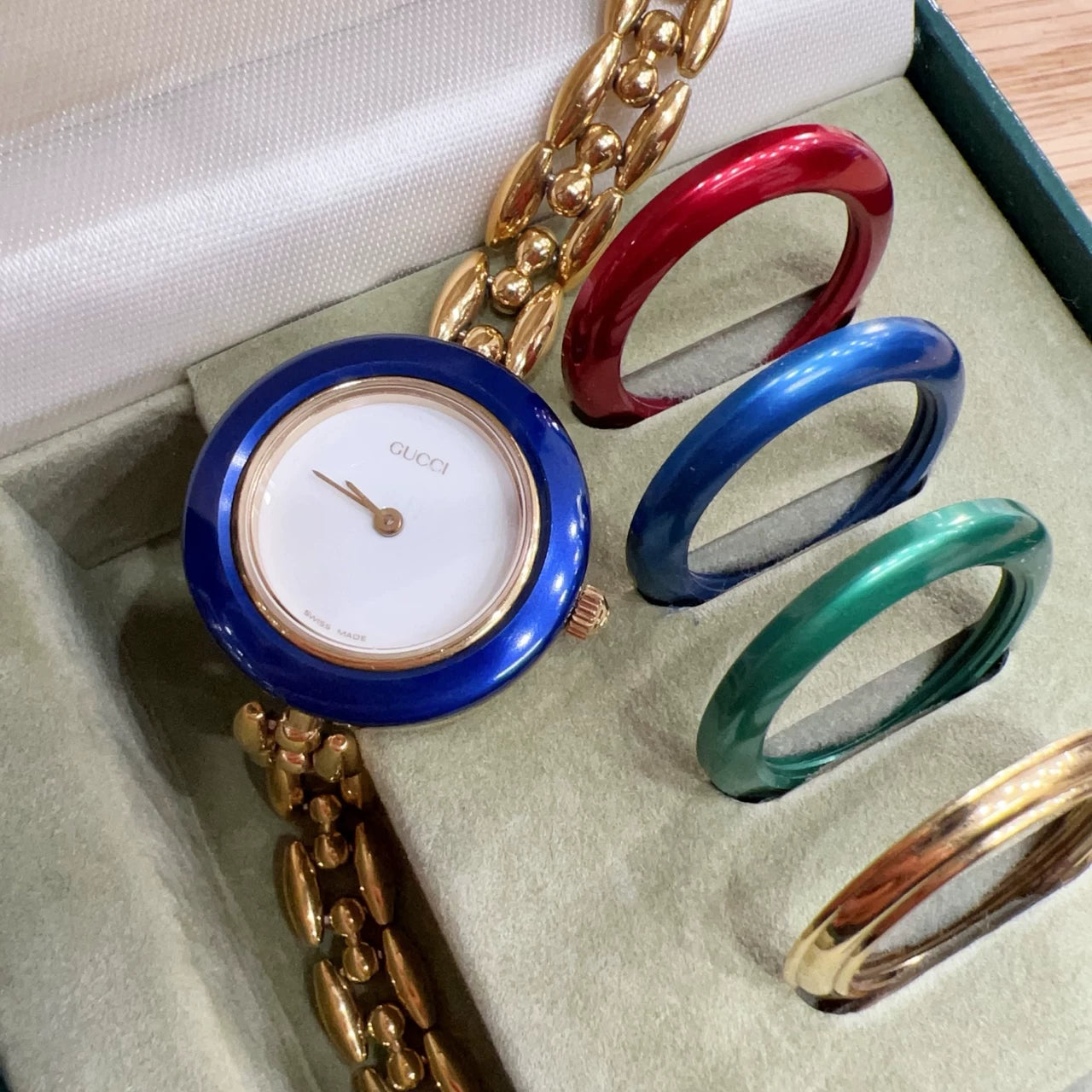 310725-39 Auth Gucci Change Bezel Colors Gold Dial Watch