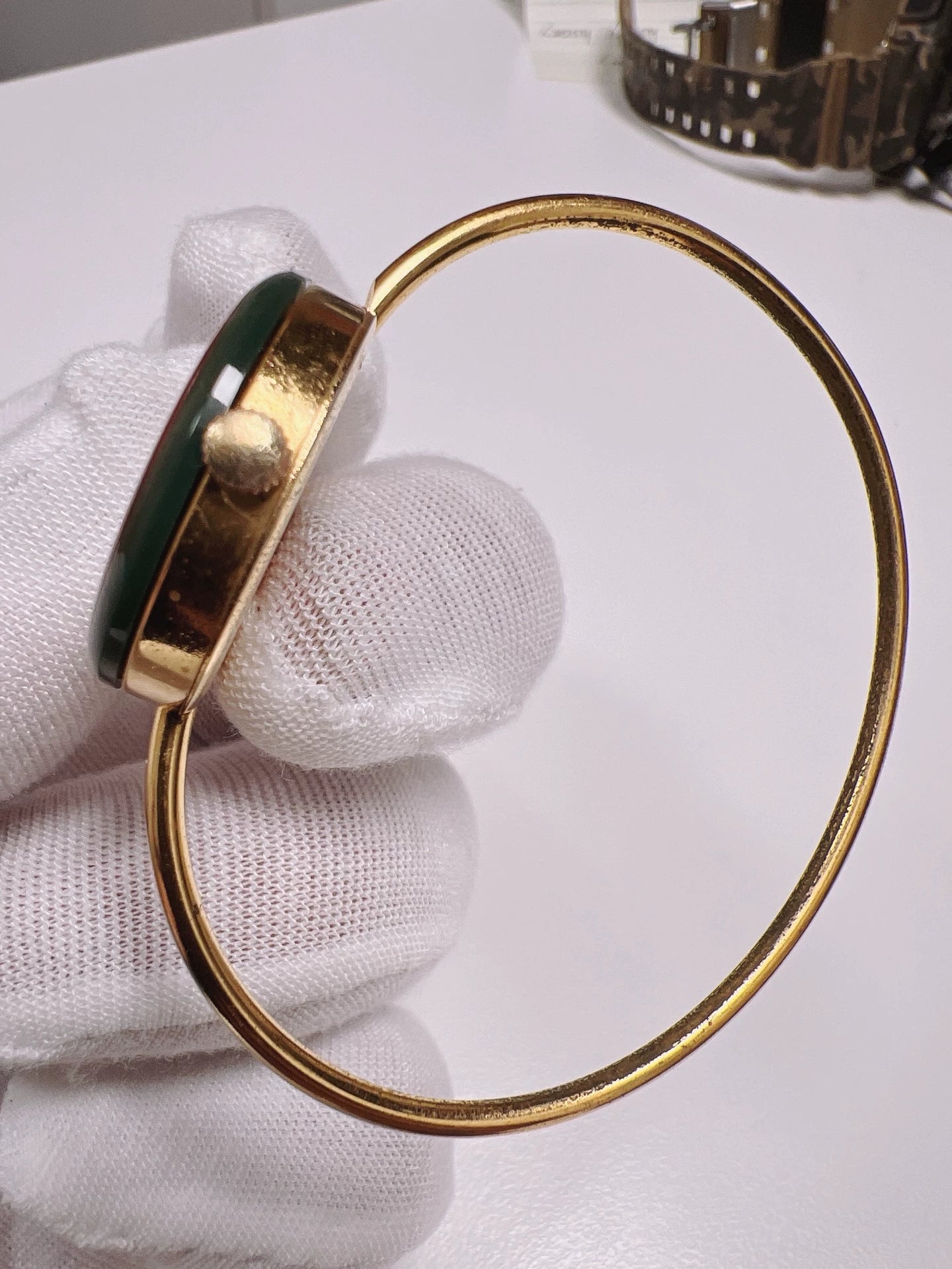 140825-22 Auth Gucci Change Bezel Colors Gold Dial Watch