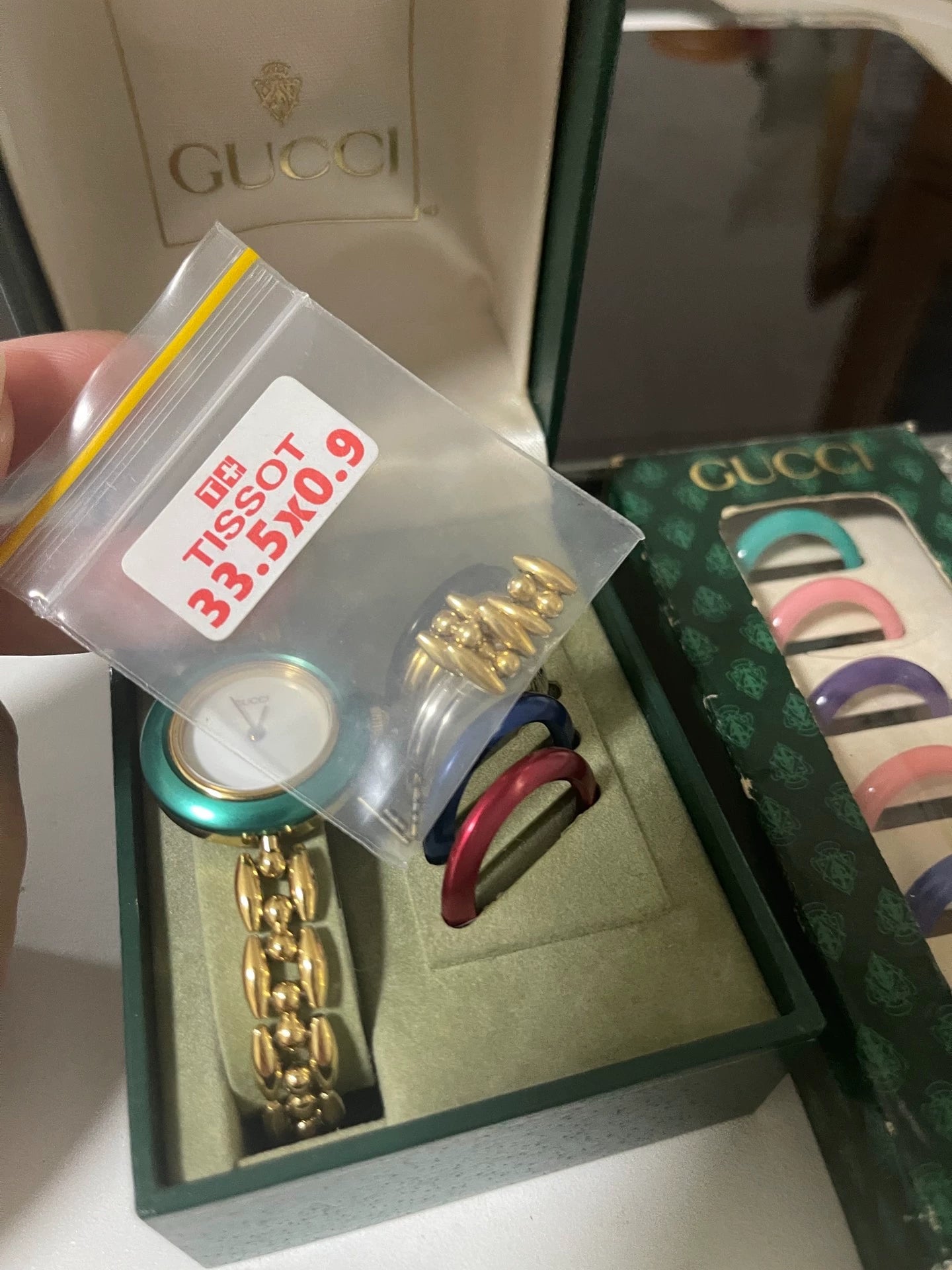 310725-40 Auth Gucci Change Bezel Colors Gold Dial Watch