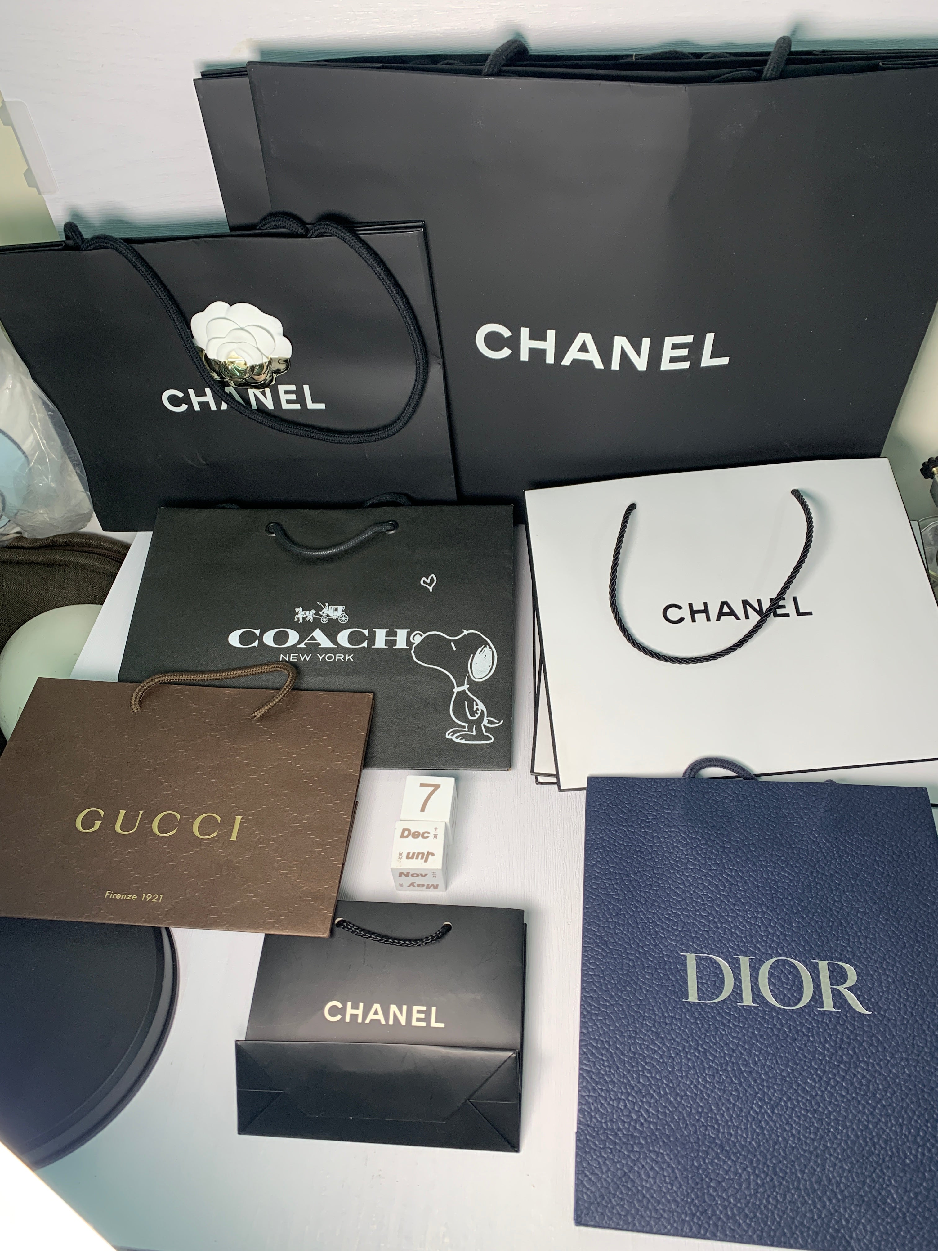 Designer Paper Gift Shopping Bag, Luxury Packaging DIOR CHANEL FENDI GUCCI  LV