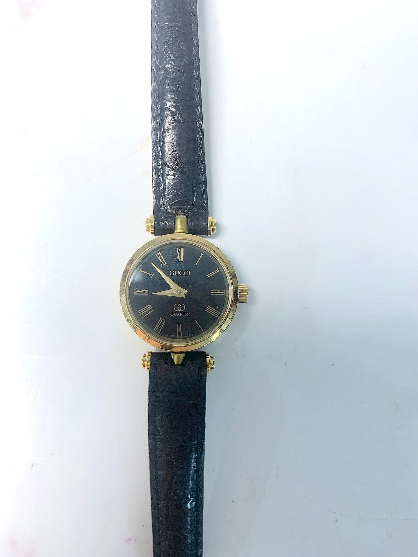 Women Gucci Gold tone leather Quartz Watch - 240124 B