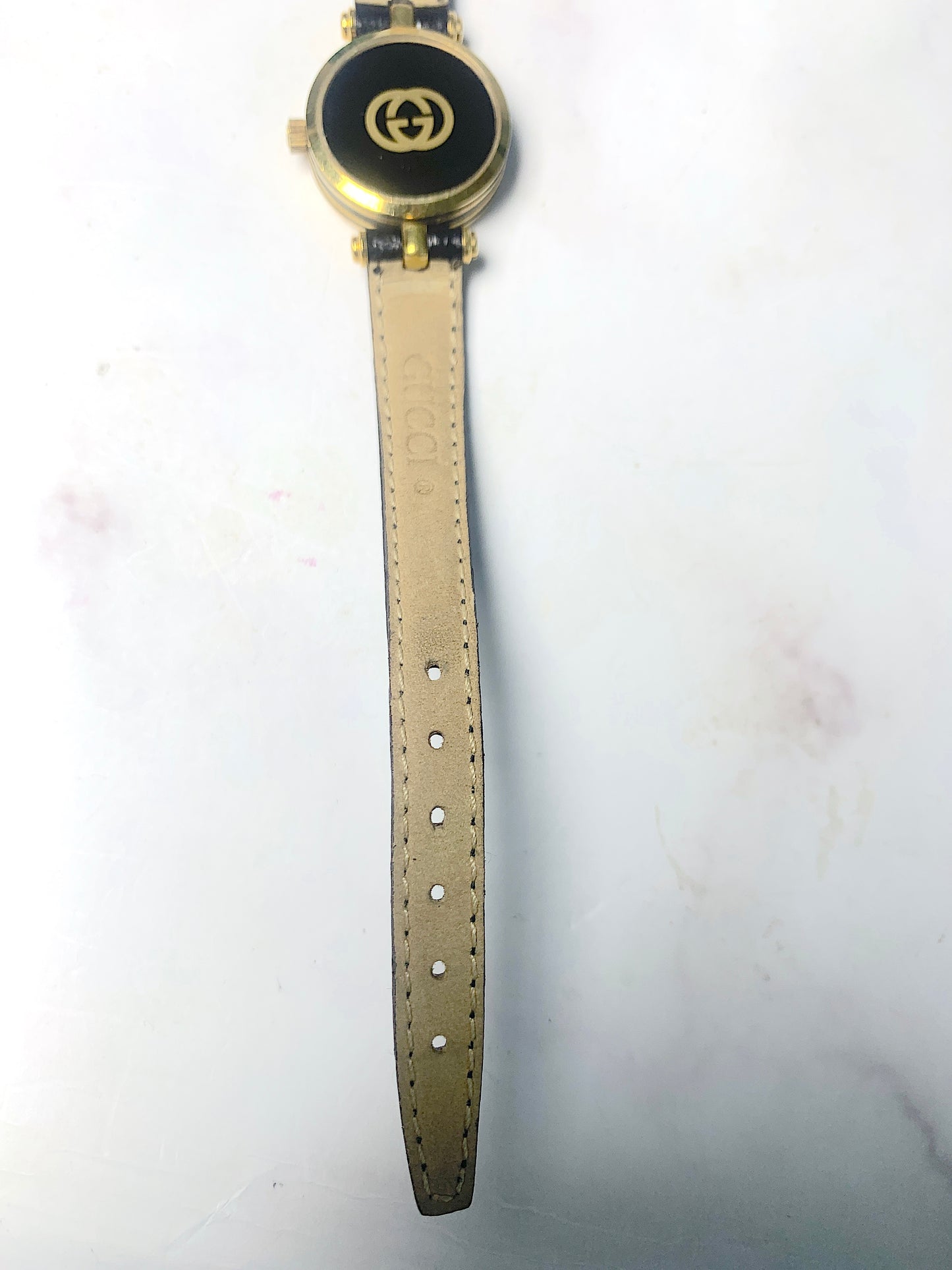 Women Gucci Gold tone leather Quartz Watch - 240124 B
