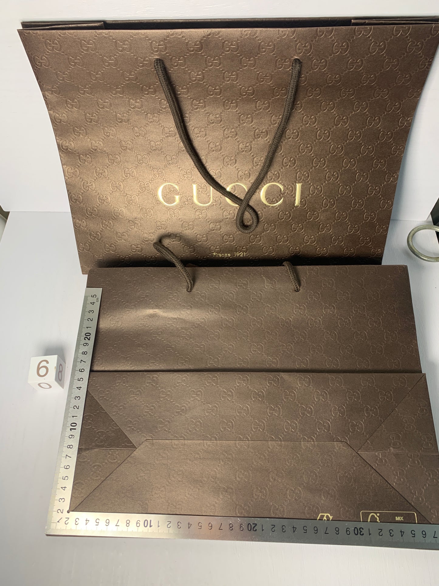 Gucci gift paper bag for wallet handbag jewllery watch jewelly bag- 29JAN